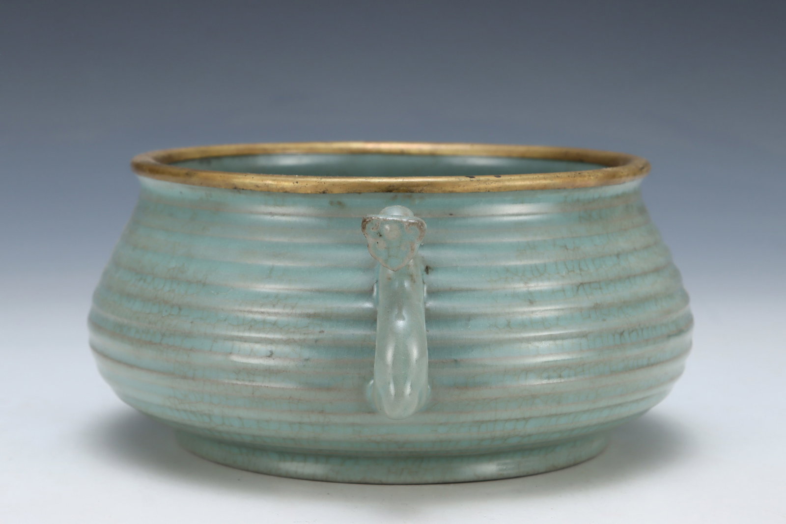 An Exquisite Ru yao Sky Blue Glazed Cover with Gold Ruyi-Ears Censer,with an Imperial Poem by Emp... - 2