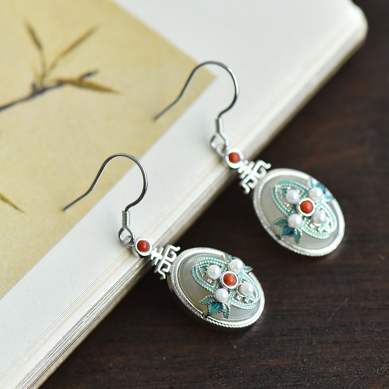 A Pair of Exquisite Sterling Silver-Gold Plated Inlaid White Jade Earrings,Inlaid Pearls - 2