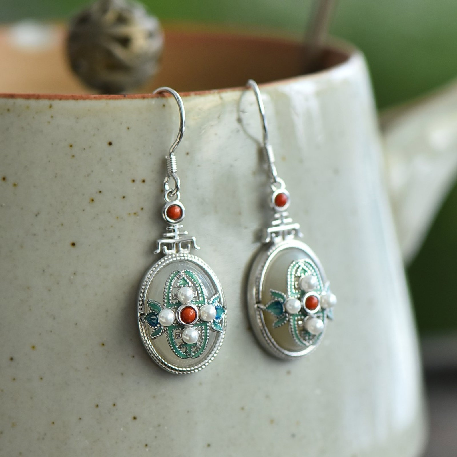A Pair of Exquisite Sterling Silver-Gold Plated Inlaid White Jade Earrings,Inlaid Pearls - 3