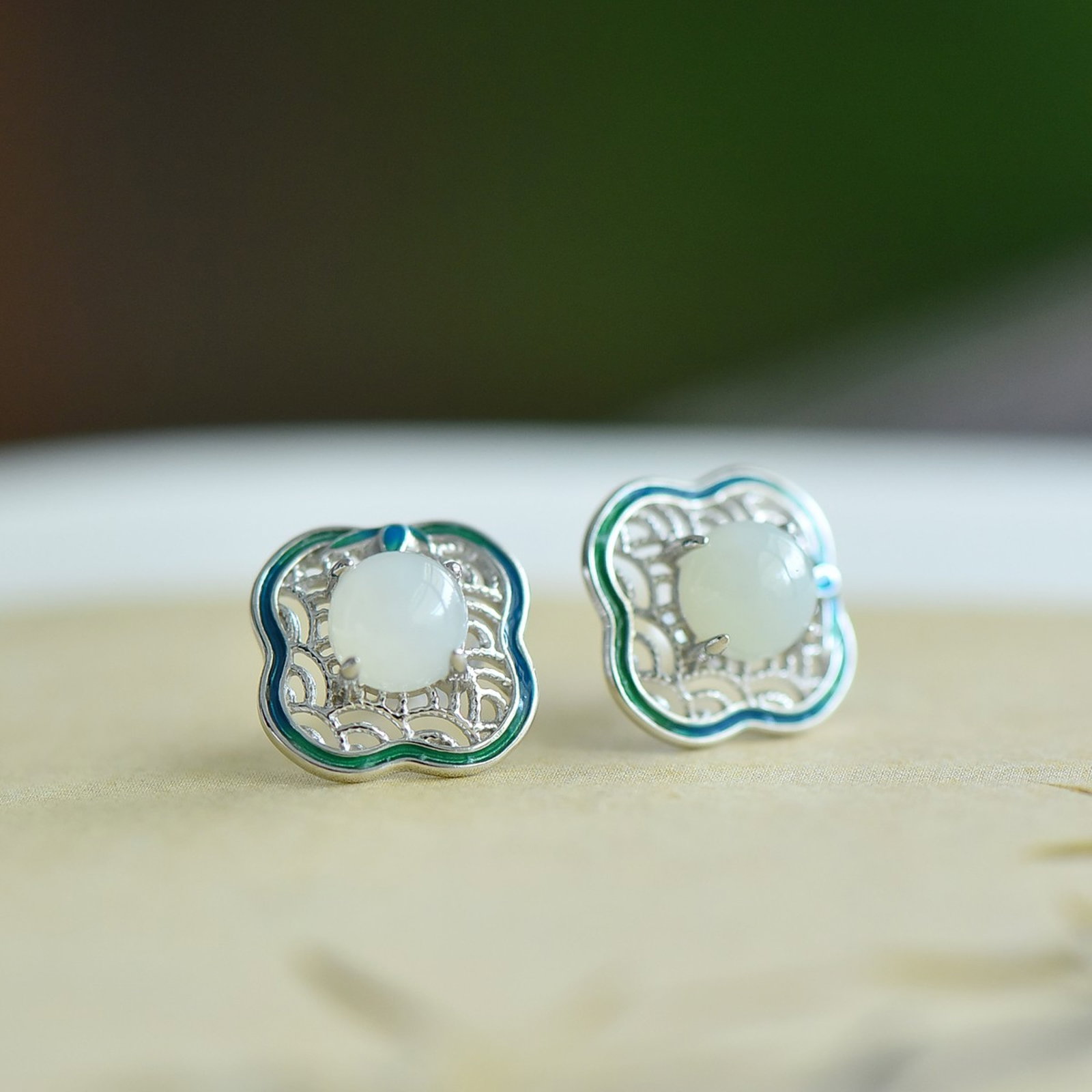 A Pair of Exquisite Sterling Silver Inlaid White Jade Earrings - 2