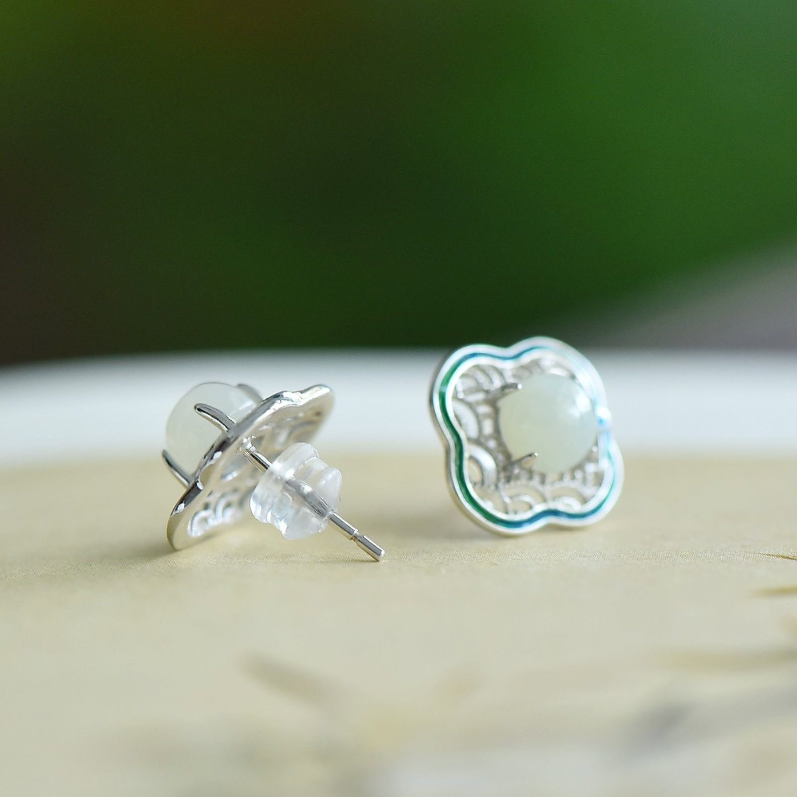 A Pair of Exquisite Sterling Silver Inlaid White Jade Earrings - 3