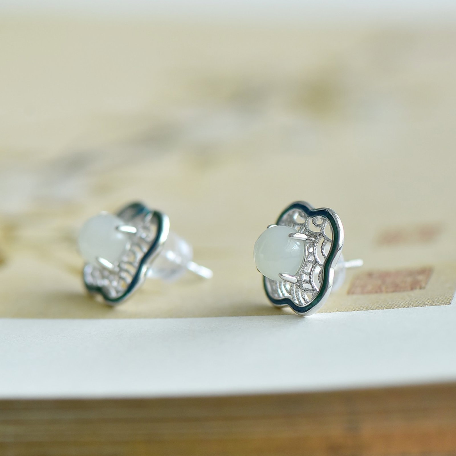 A Pair of Exquisite Sterling Silver Inlaid White Jade Earrings - 5