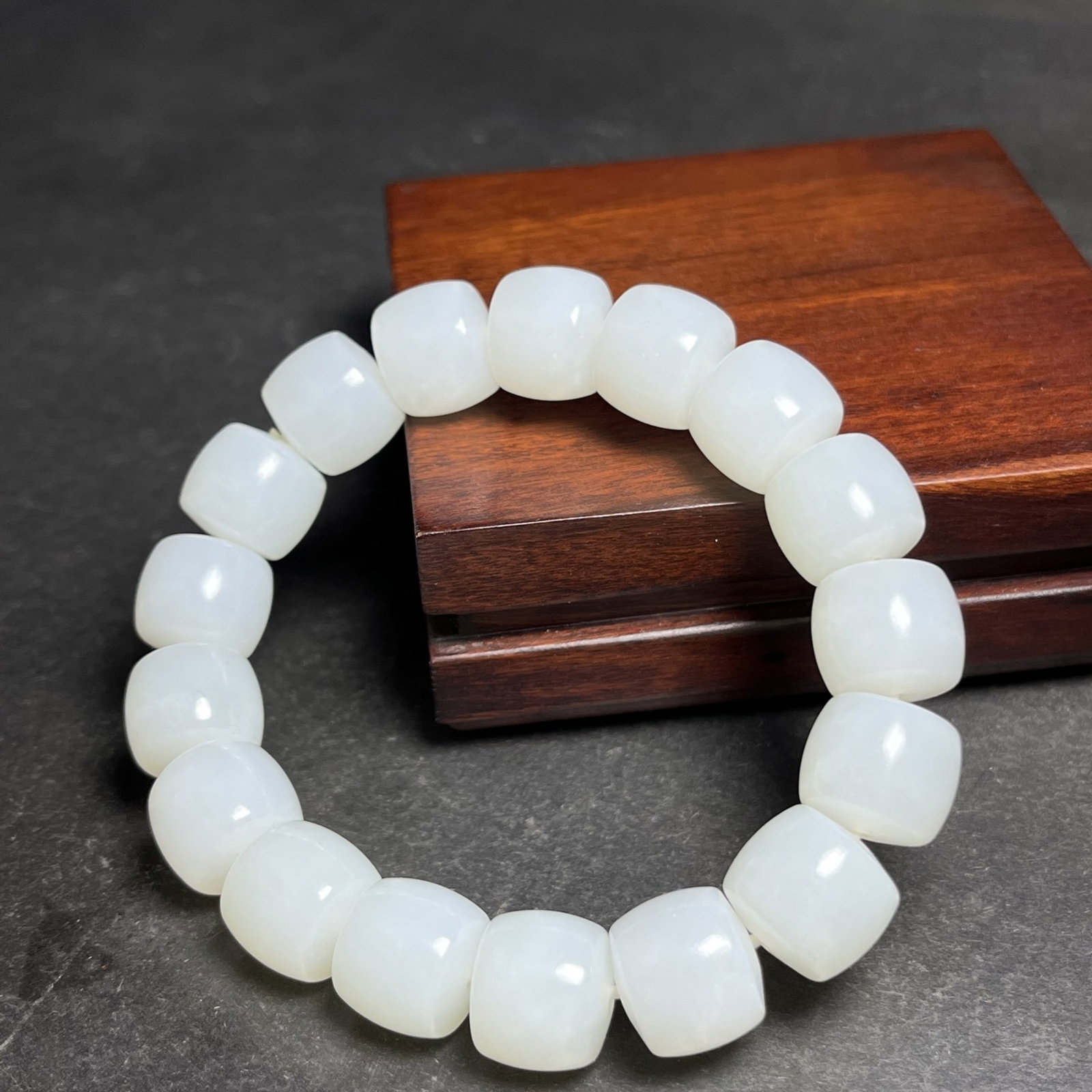 An Exquisite White Jade Bracelets - 3