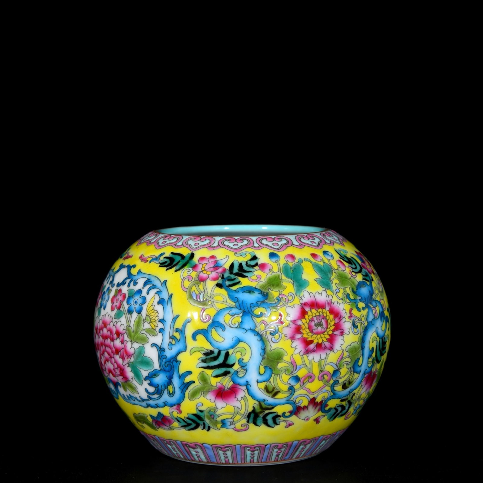 An Exquisite Yellow Ground Enamel Flower and Dragon Pattern Brush Washer - 3