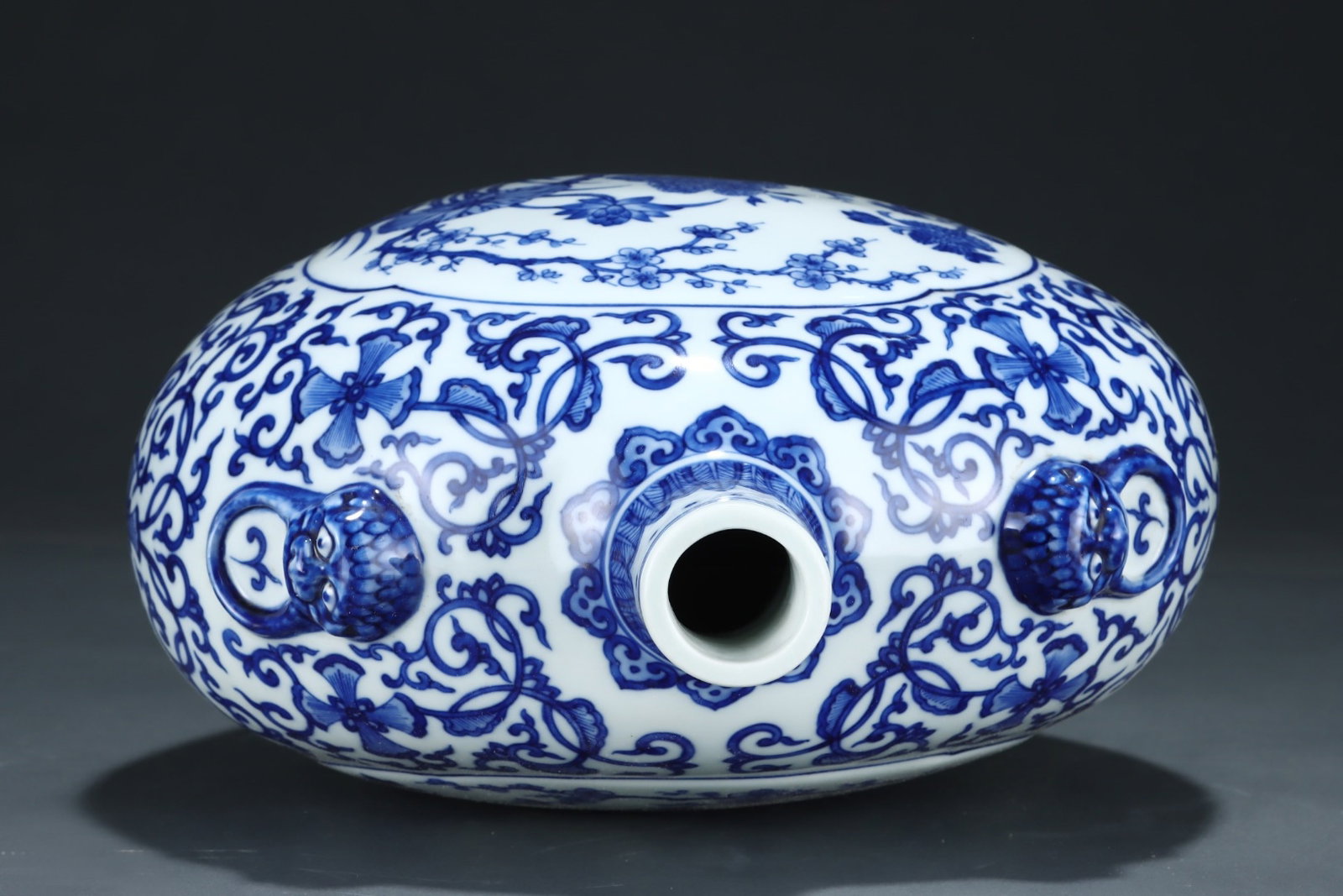 An Exquisite Blue and White Flower Pattern Beast-Ears Vase,With Vertical Scroll Painting on Silk - 4
