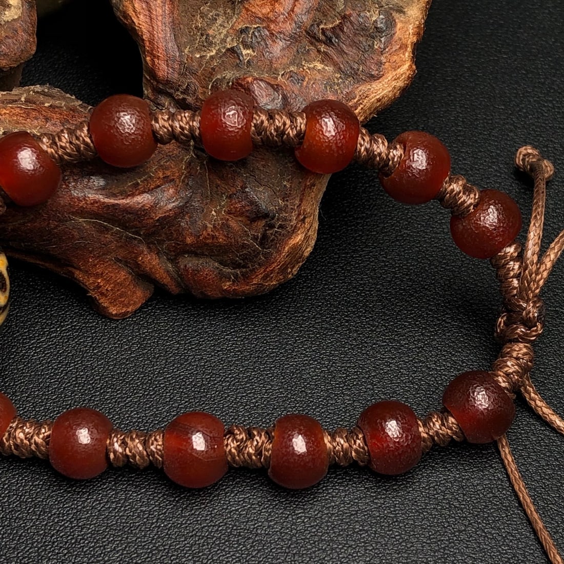 An Exquisite Agate Bracelets - 6