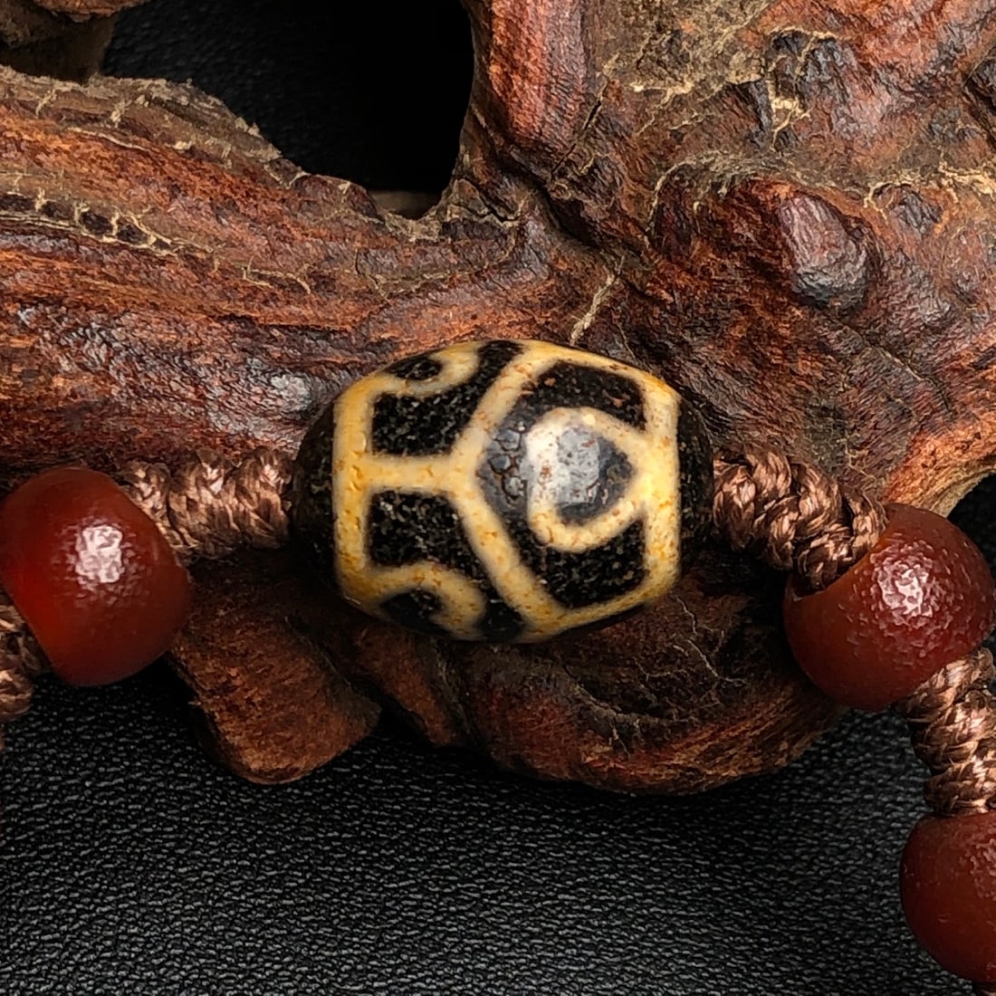 An Exquisite Agate Bracelets - 8