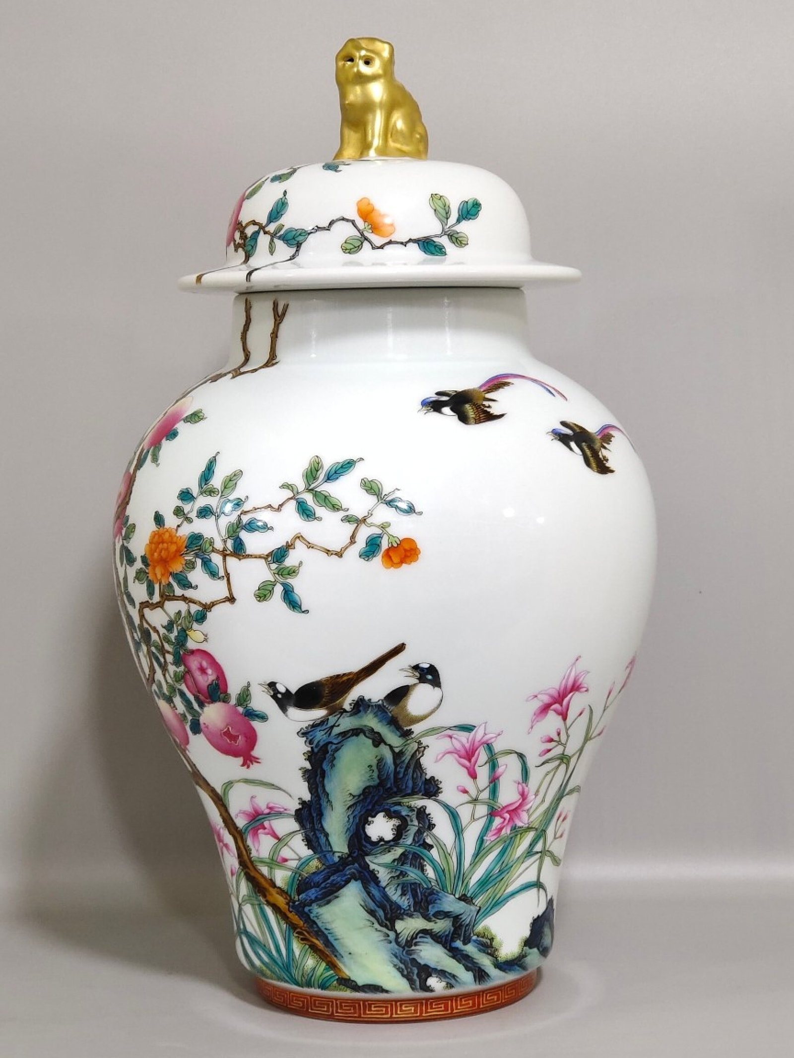 A Rare Famille-Rose Painted Gold Pomegranate,Flower and Bird Pattern Cover Jar,With Poem - 2