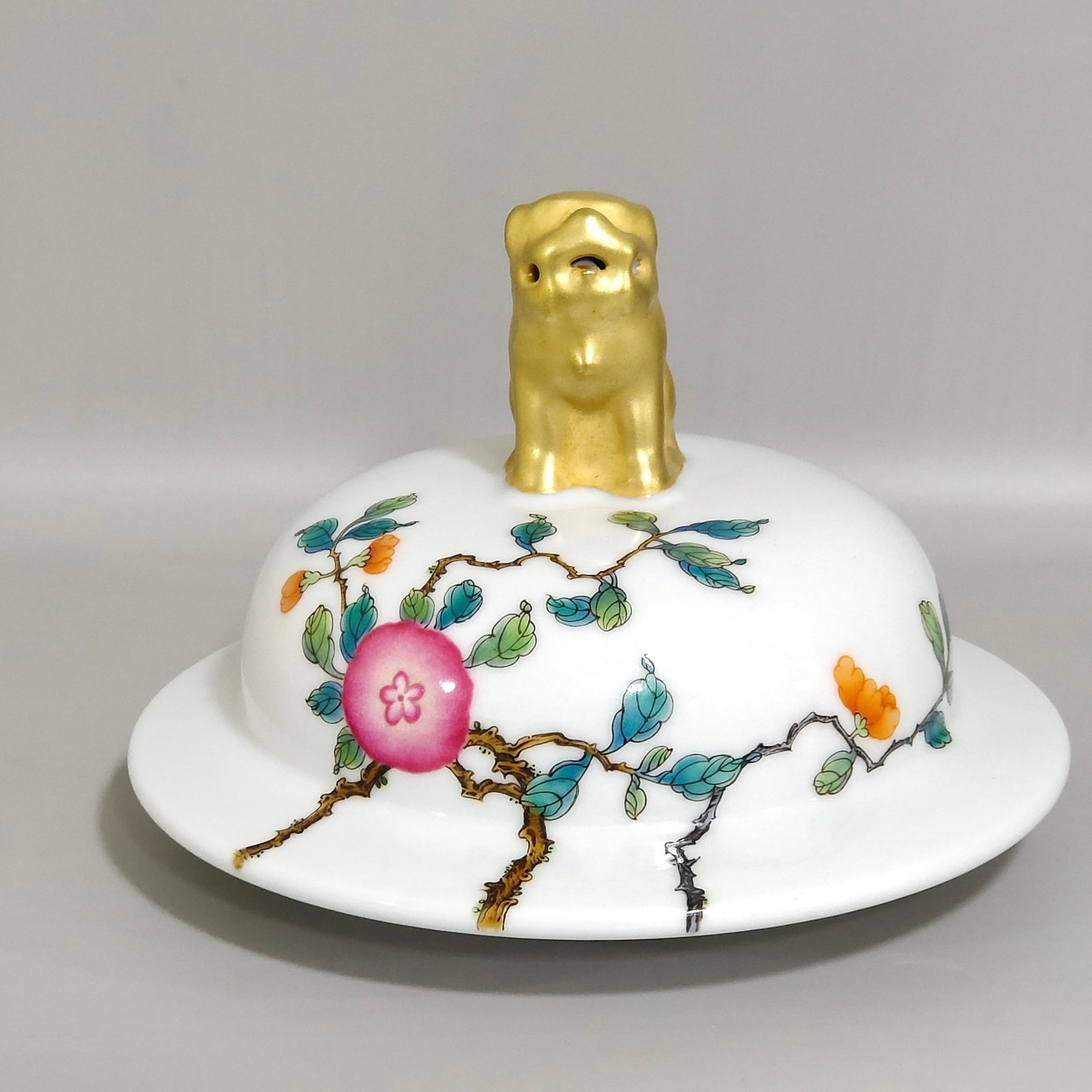 A Rare Famille-Rose Painted Gold Pomegranate,Flower and Bird Pattern Cover Jar,With Poem - 4