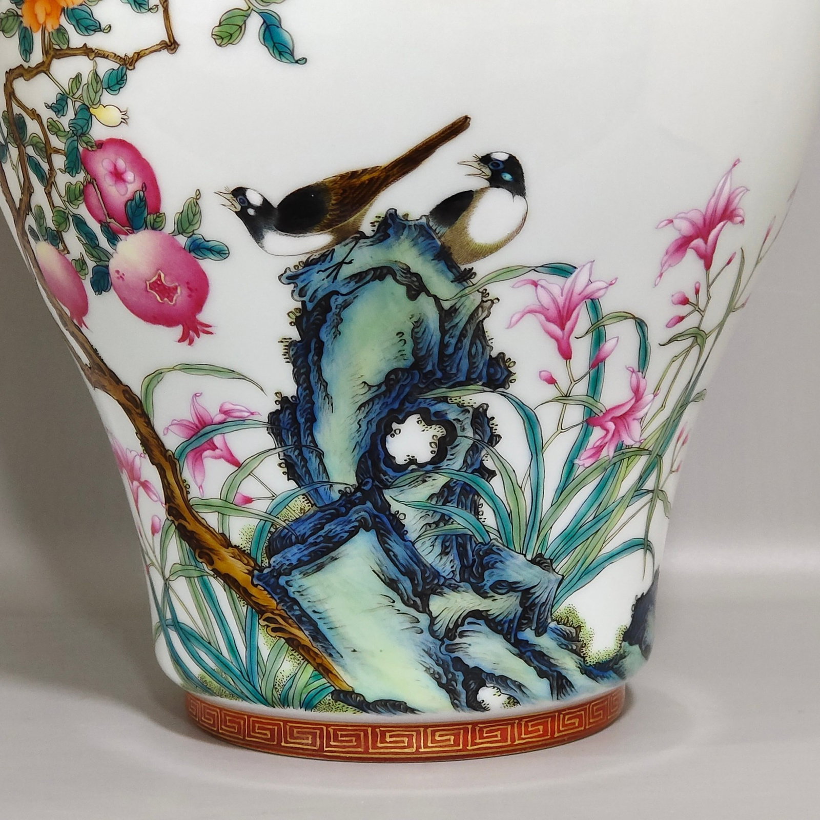 A Rare Famille-Rose Painted Gold Pomegranate,Flower and Bird Pattern Cover Jar,With Poem - 6