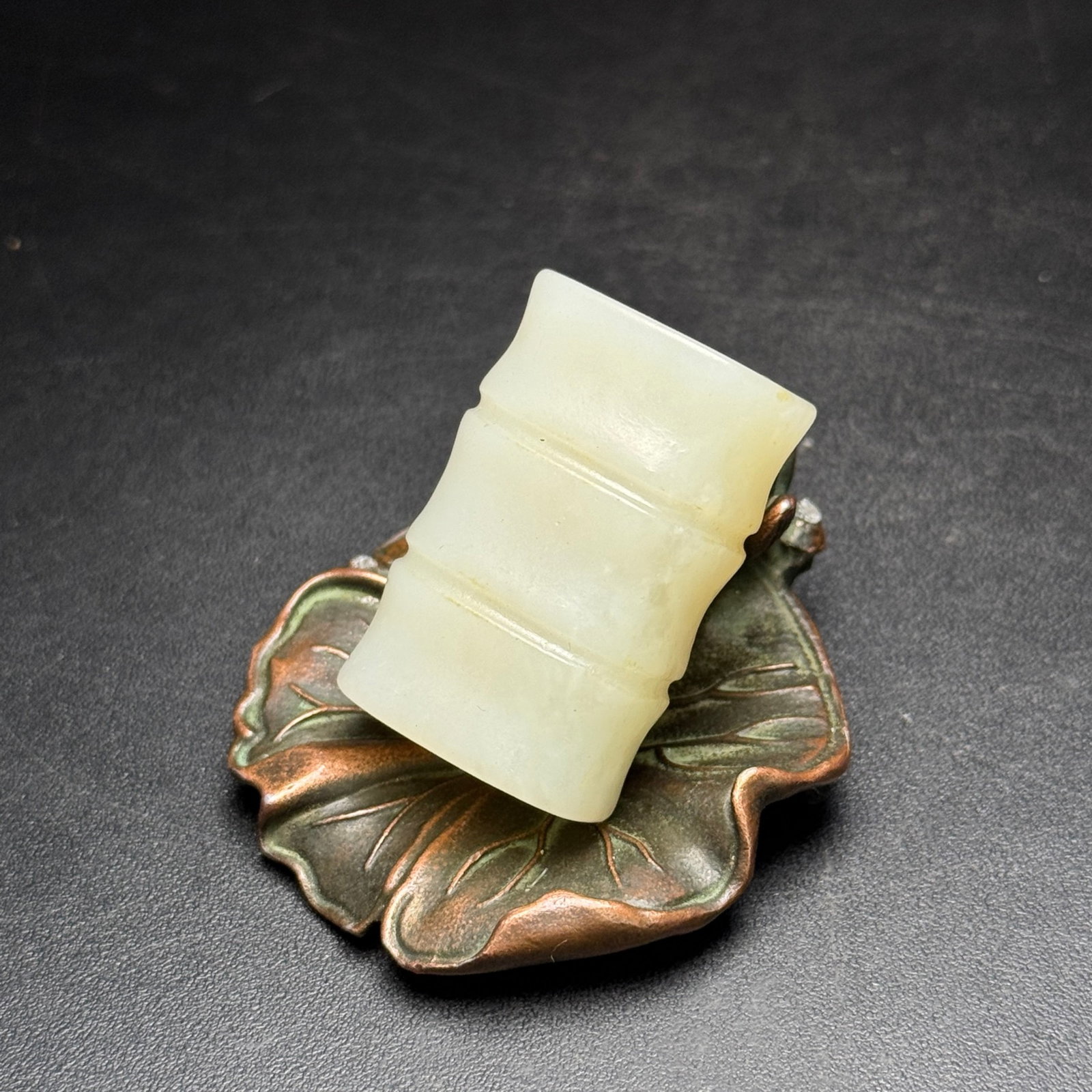 An Exquisite White Jade Pendant: Estimated Value:650-1300 An Exquisite White Jade Pendant,Qing Dynasty,China,Size:36mmx24mmx17mm,Weight:28g 白玉挂件,中国清代
