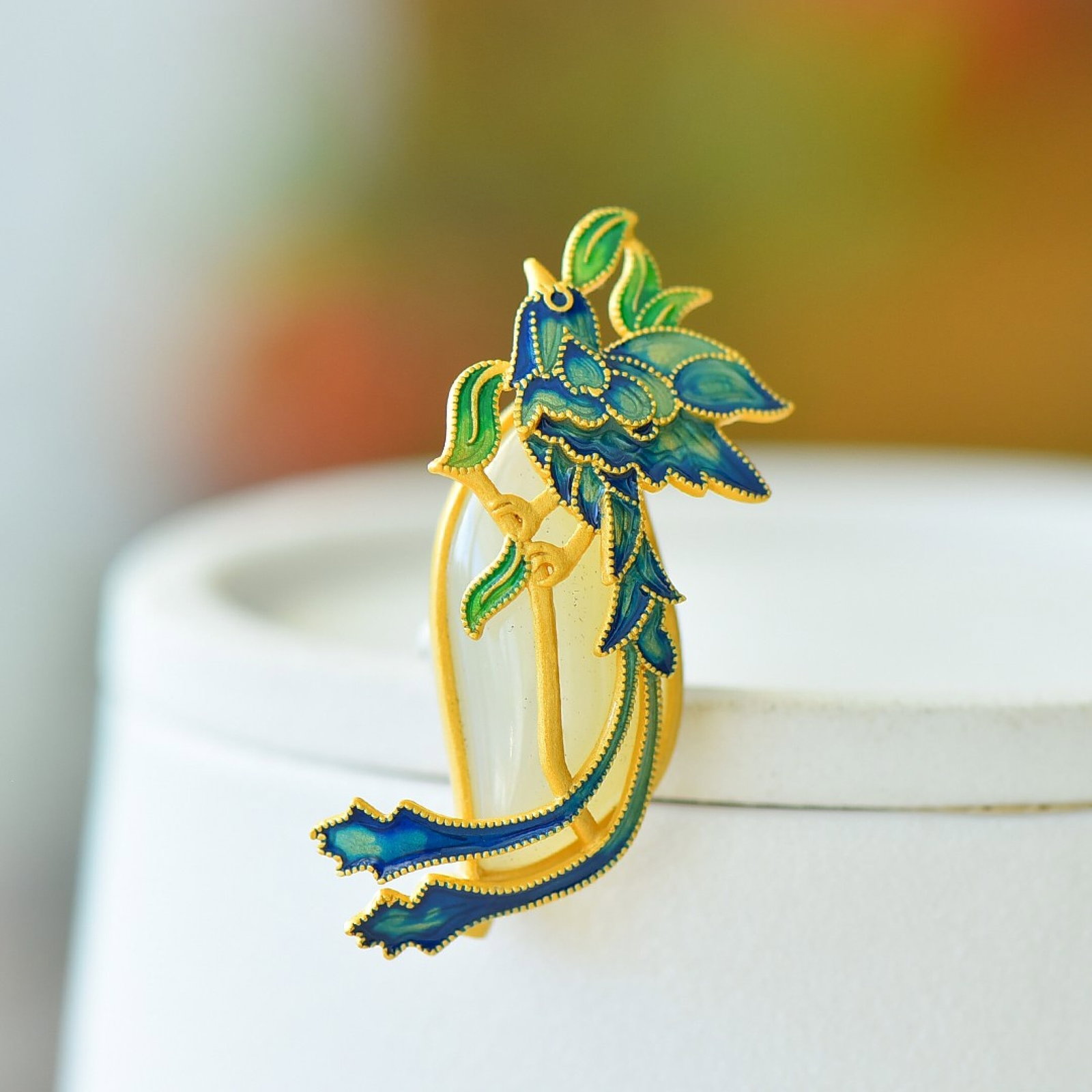 An Exquisite Sterling Silver-Gold Plated Inlaid White Jade Brooch - 3