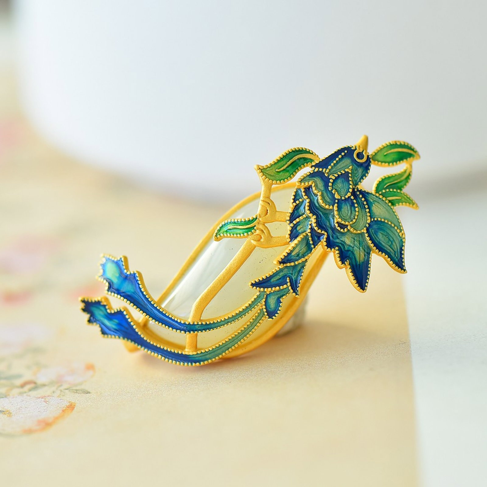 An Exquisite Sterling Silver-Gold Plated Inlaid White Jade Brooch - 5