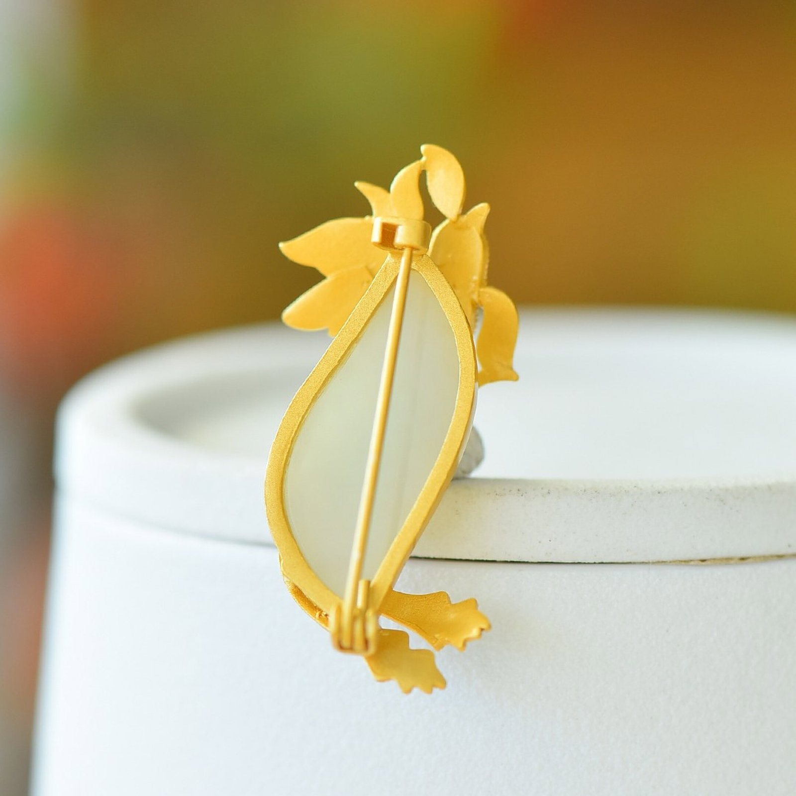 An Exquisite Sterling Silver-Gold Plated Inlaid White Jade Brooch - 6