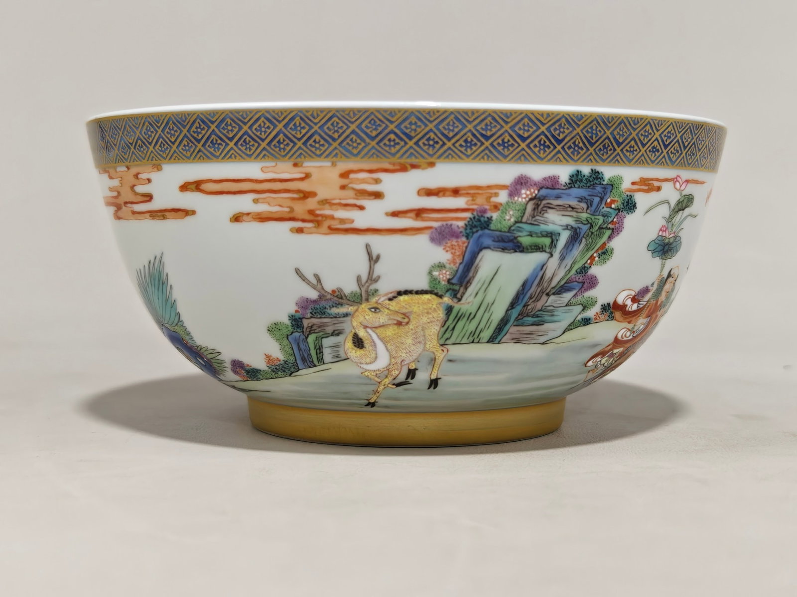 A Pair of Exquisite Wucai Painted Gold Figure Pattern Bowls - 6