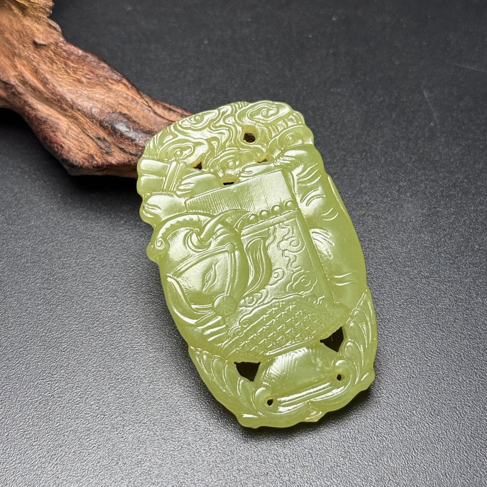An Exquisite Yellow Jade Elephant Pattern Pendant - 2