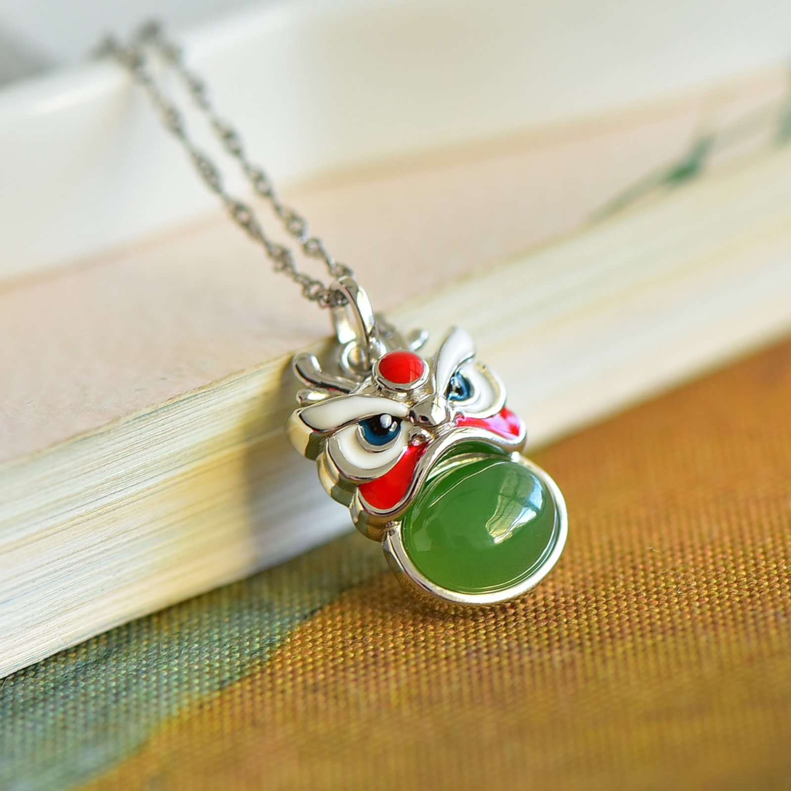 An Exquisite Sterling Silver Inlaid Jasper Enamel Pendant - 2