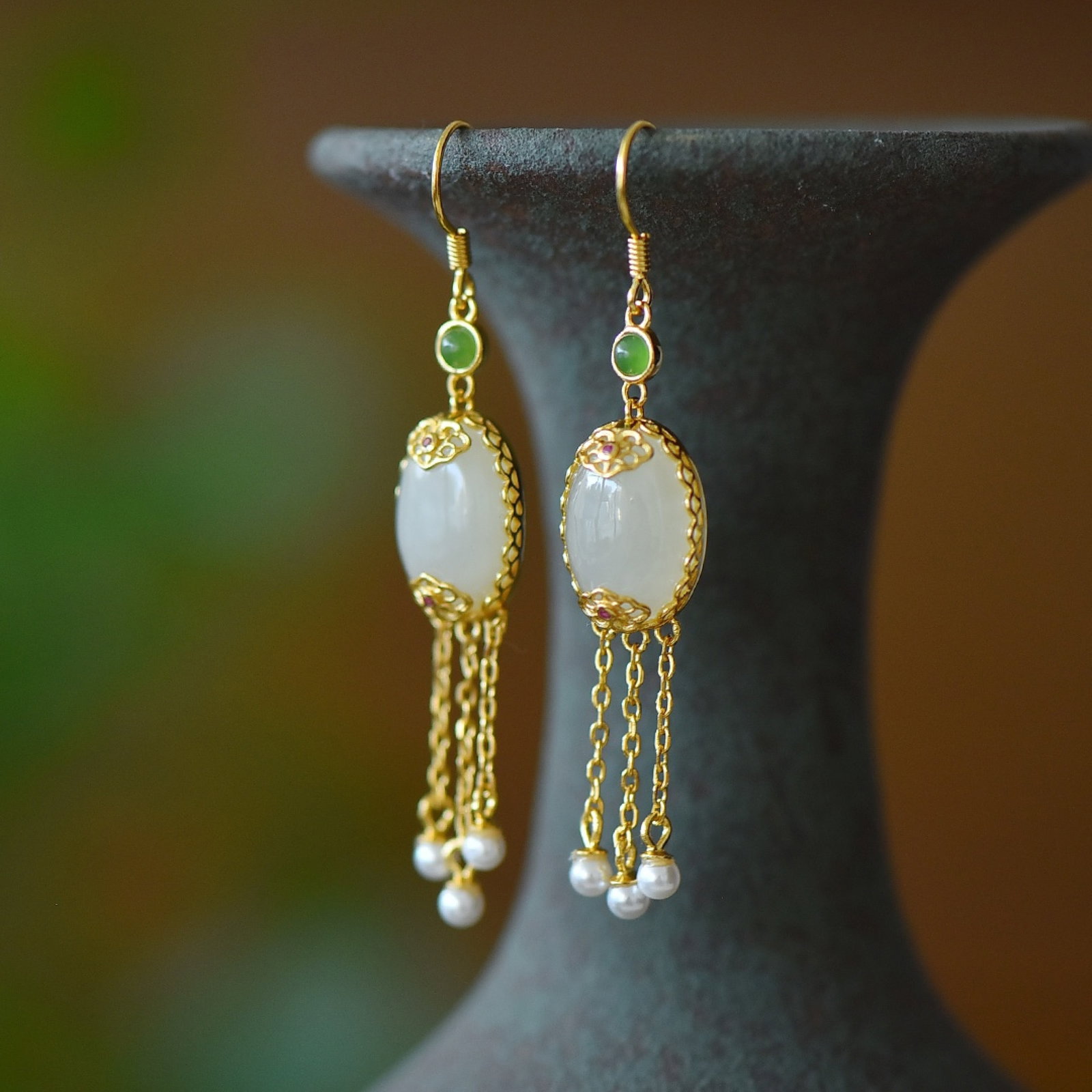 A Pair of Exquisite Sterling Silver-Gold Plated Inlaid White Jade Earrings, Inlaid Jasper and Pearl - 2