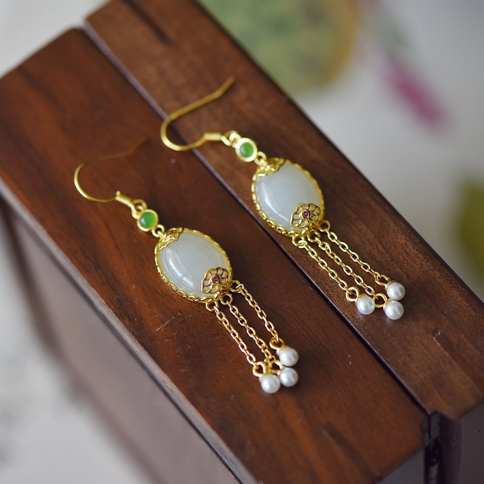 A Pair of Exquisite Sterling Silver-Gold Plated Inlaid White Jade Earrings, Inlaid Jasper and Pearl - 4