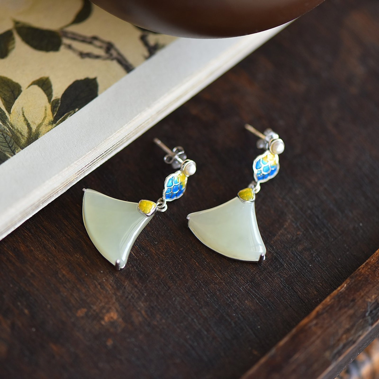 A Pair of Exquisite Sterling Silver Inlaid White Jade Earrings,Inlaid Pearls - 4