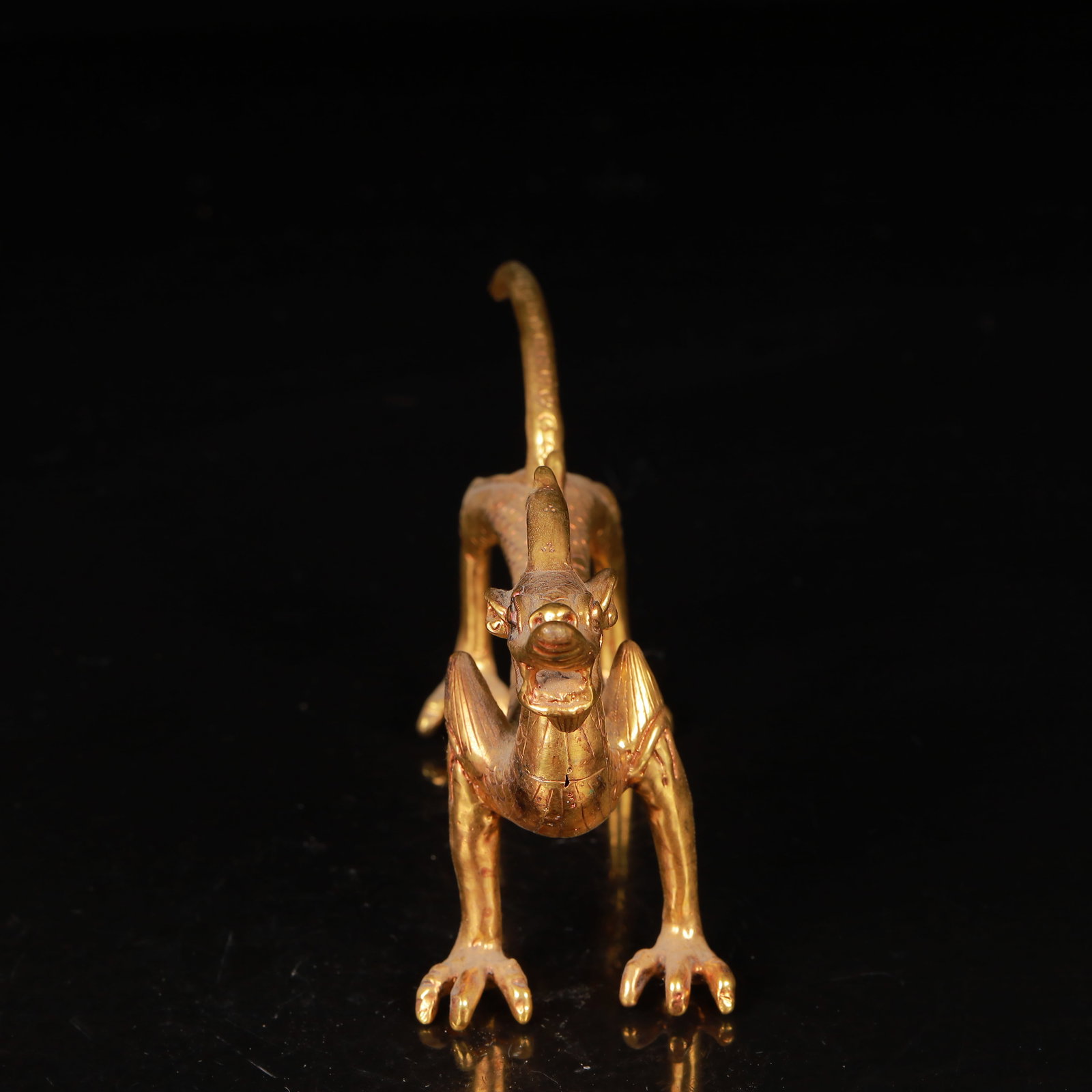 An Exquisite Gilt Bronze Dragon Ornament - 3