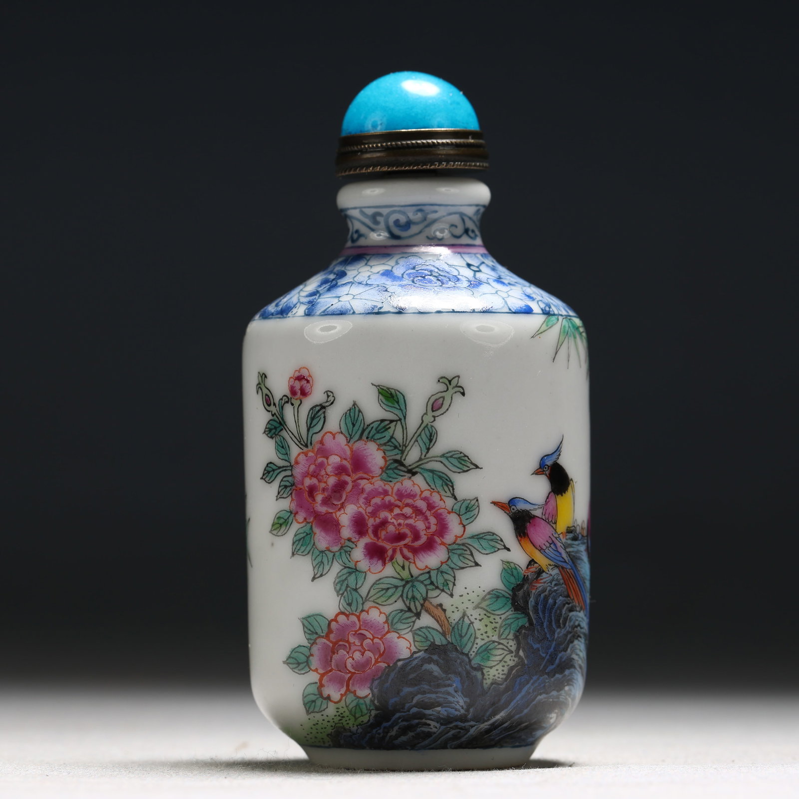 An Exquisite Enamel Bamboo Flower and Bird Pattern Porcelain Snuff Bottle - 3