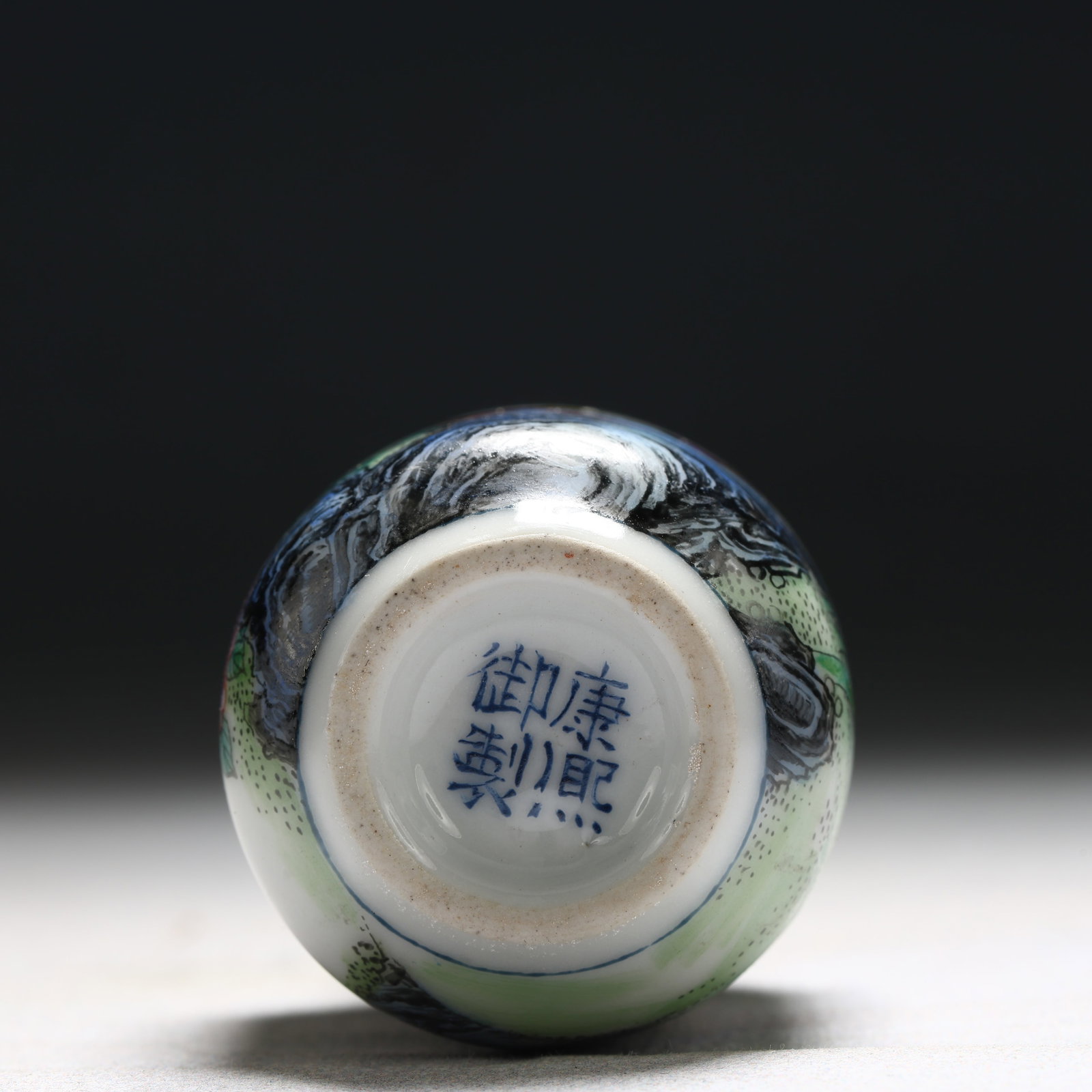 An Exquisite Enamel Bamboo Flower and Bird Pattern Porcelain Snuff Bottle - 6