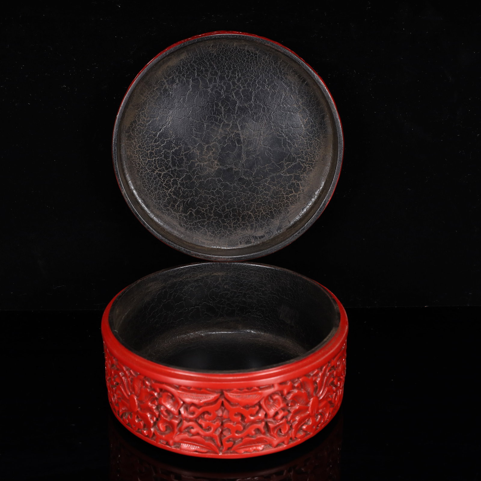An Exquisite Carved Red Lacquer Flower and Peach Pattern Box with Cover - 7