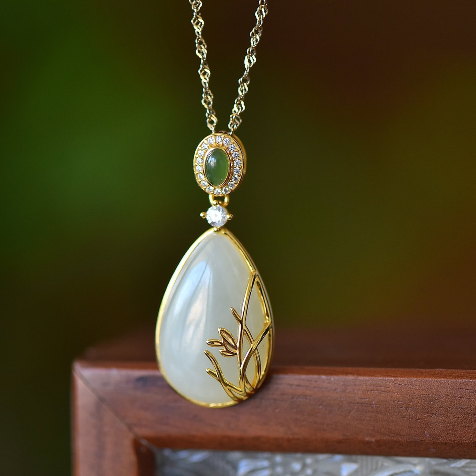 An Exquisite Sterling Silver-Gold Plated Inlaid White Jade Pendant - 3