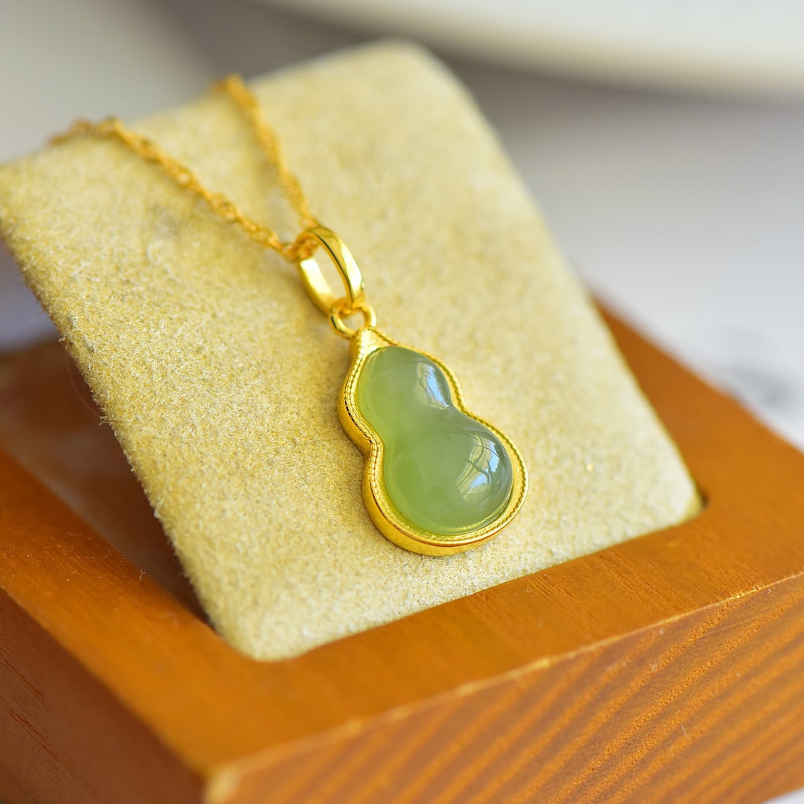 An Exquisite Sterling Silver-Gold Plated Inlaid Jasper Gourd Pendant - 4