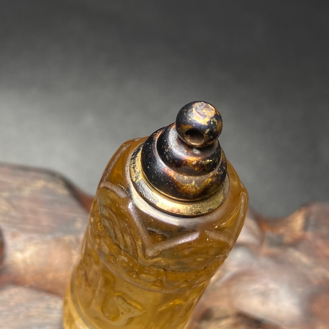 An Exquisite Crystal Bottle Pendant - 8