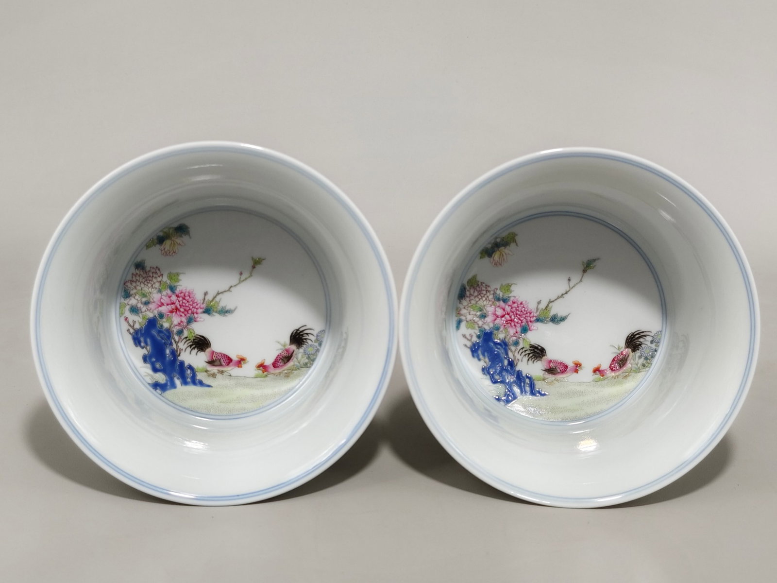 A Pair of Exquisite Famille-Rose Flower and Rooster Pattern Bowls,With Poem - 7