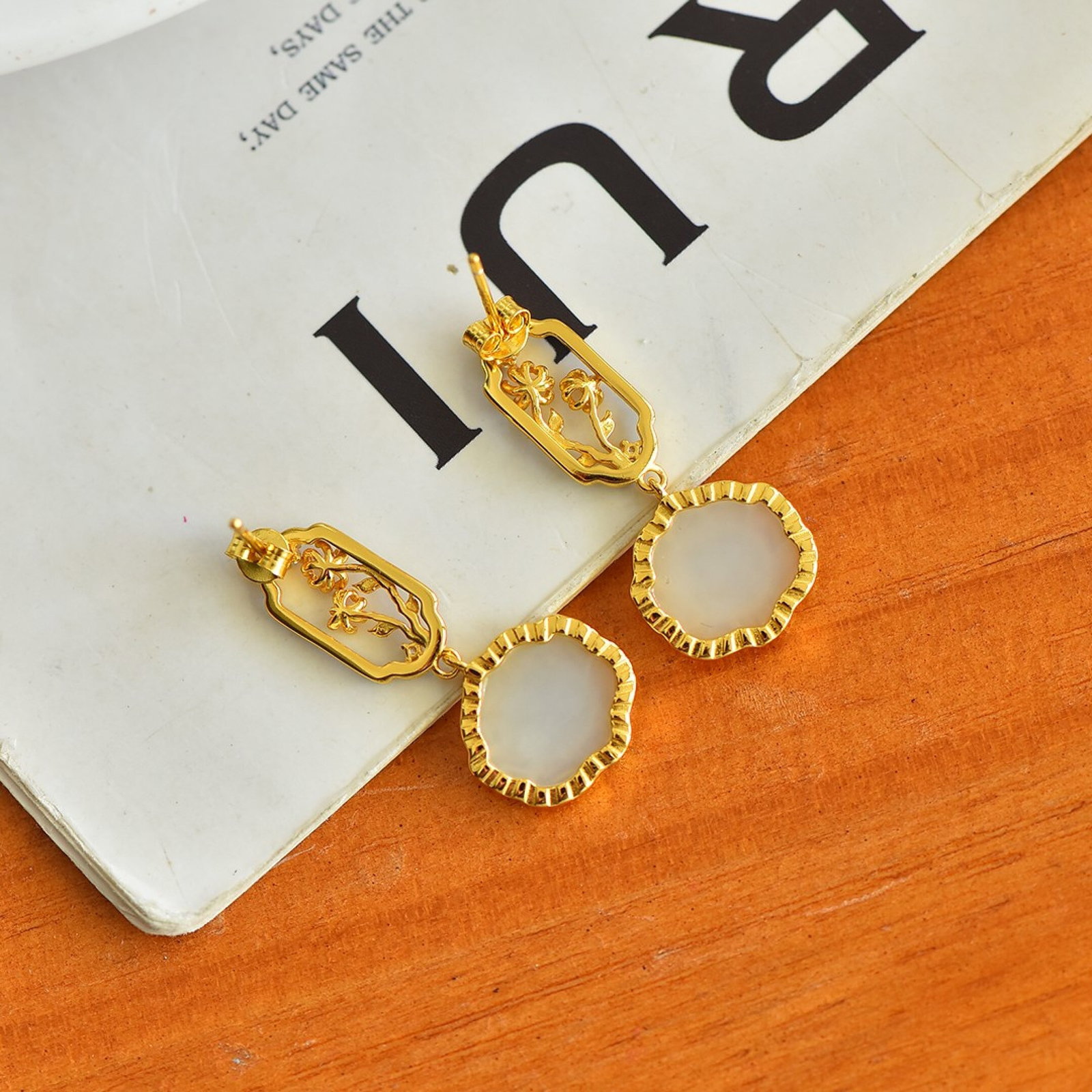 A Pair of Exquisite Sterling Silver-Gold Plated Inlaid White Jade Earrings - 2