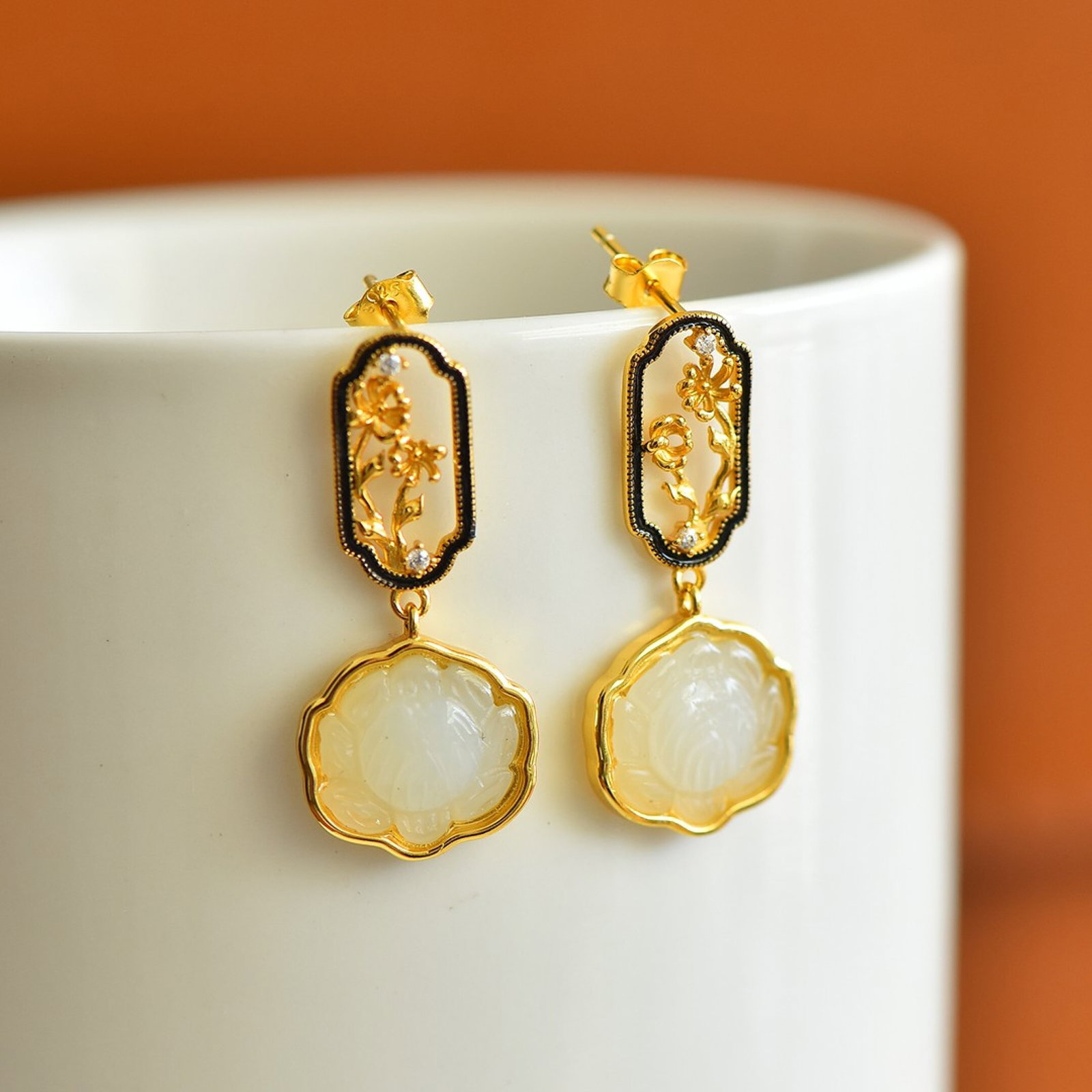 A Pair of Exquisite Sterling Silver-Gold Plated Inlaid White Jade Earrings - 5