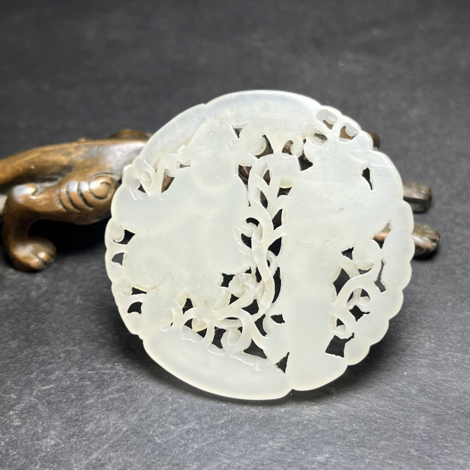 An Exquisite White Jade Hollow Landscape and Figure Pattern Pendant - 4