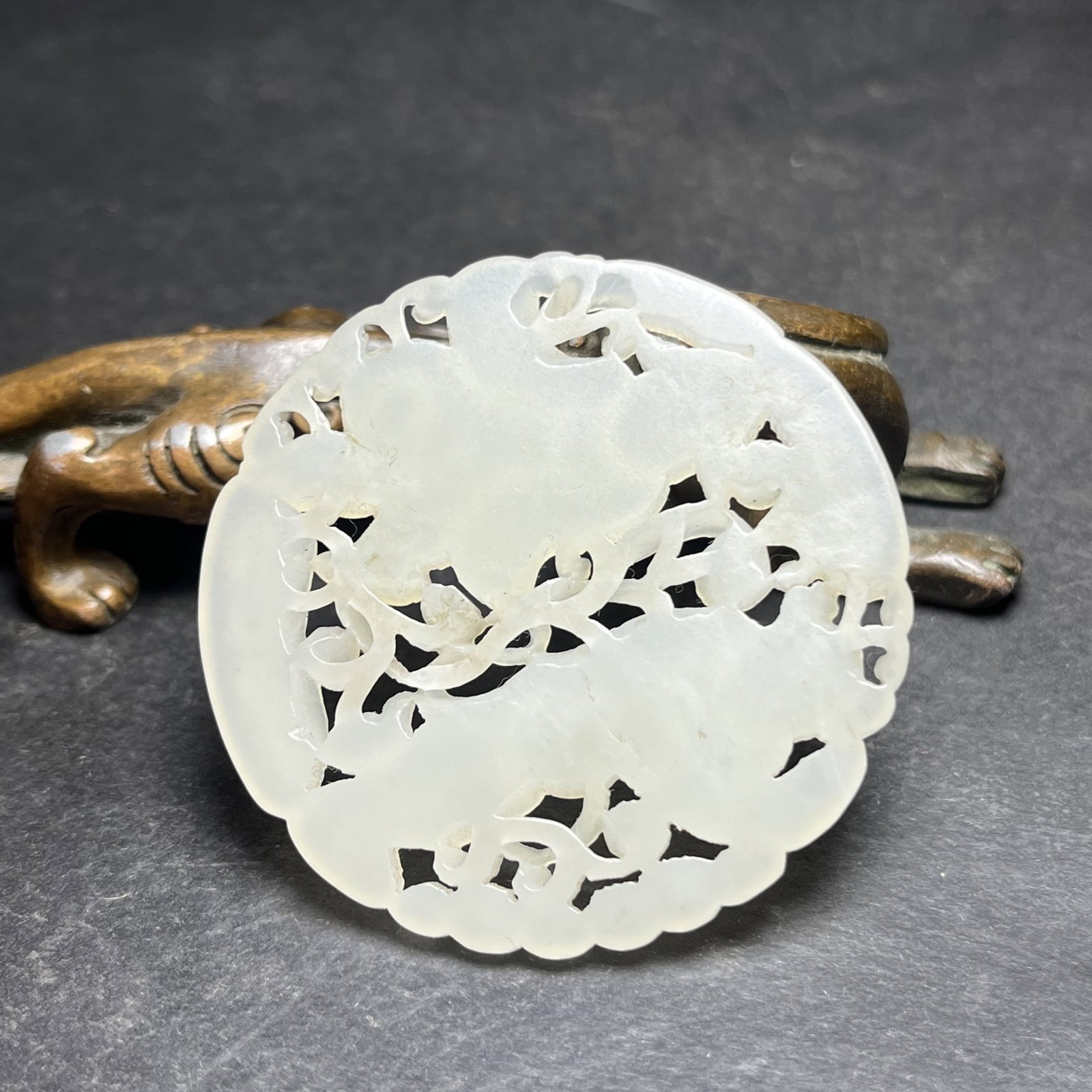 An Exquisite White Jade Hollow Landscape and Figure Pattern Pendant - 6