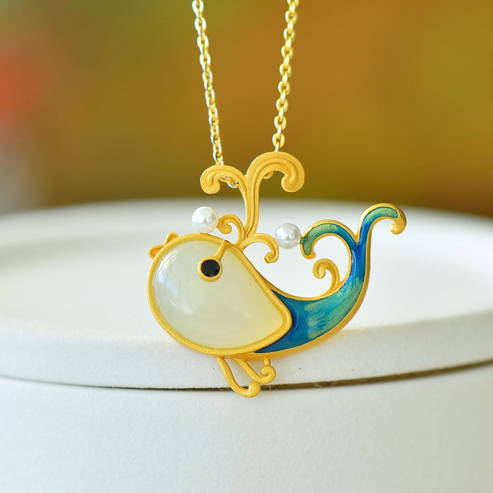 An Exquisite Sterling Silver-Gold Plated Inlaid White Jade Pendant,Inlaid Pearl: Estimated Value:200-400 An Exquisite Sterling Silver-Gold Plated Inlaid White Jade Pendant,Inlaid Pearl