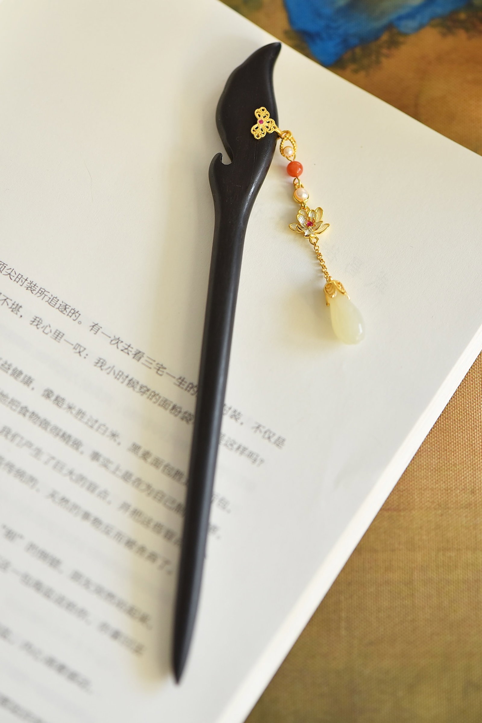 An Exquisite Sterling Silver-Gold Plated Inlaid White Jade Ebony Hairpin - 2