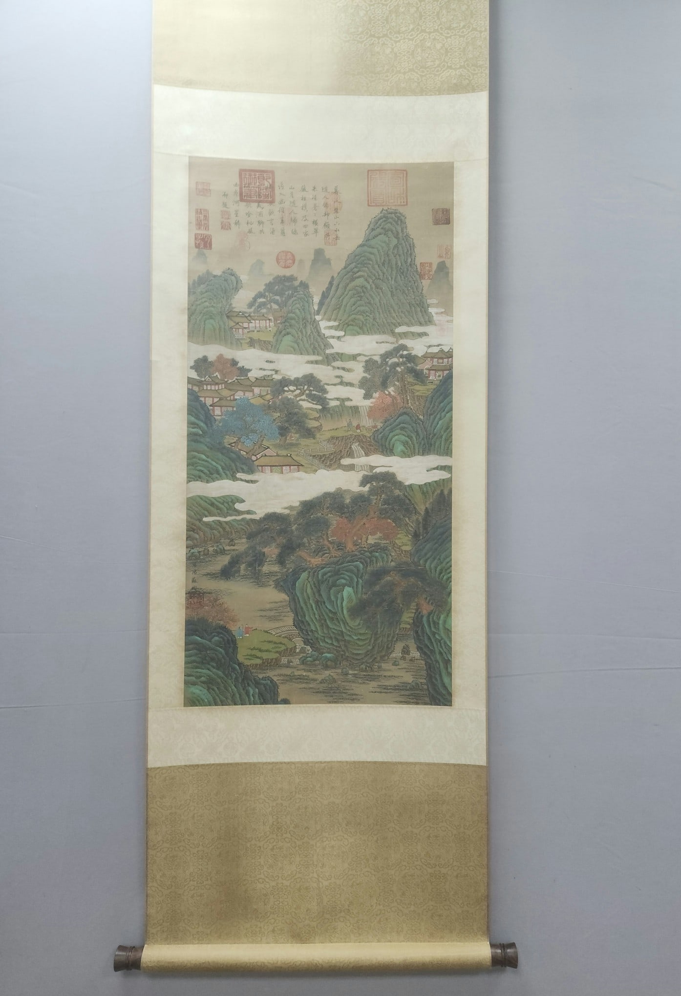 A Chinese Vertical Scroll Ink Painting of Landscape and Figure on Silk,Su Shi: Estimated Value:3000-6000 A Chinese Vertical Scroll Ink Painting of Landscape and Figure on Silk,Su Shi,Size:(Without frame)37inx18.1in