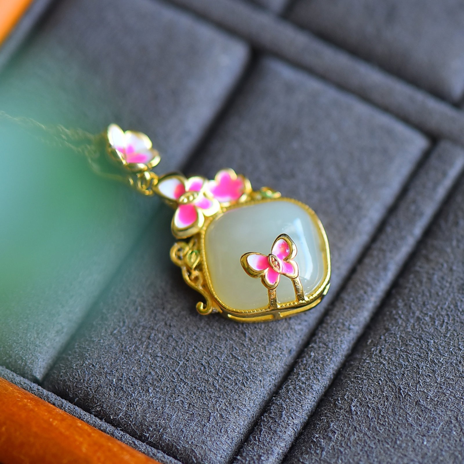 An Exquisite Sterling Silver-Gold Plated Inlaid White Jade Enamel Pendant - 4