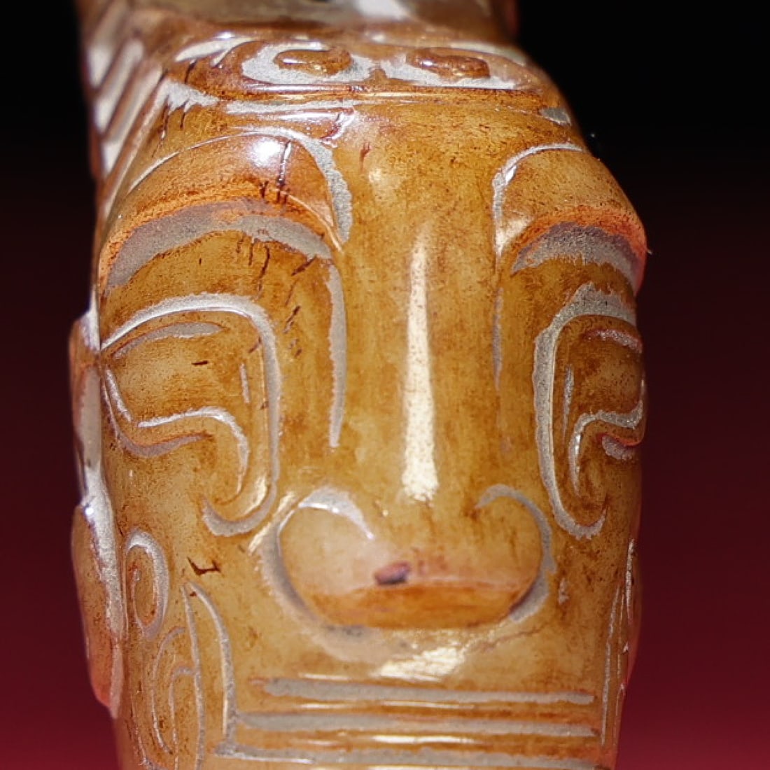 An Exquisite White Jade Figure-Face Pattern Pendant - 3