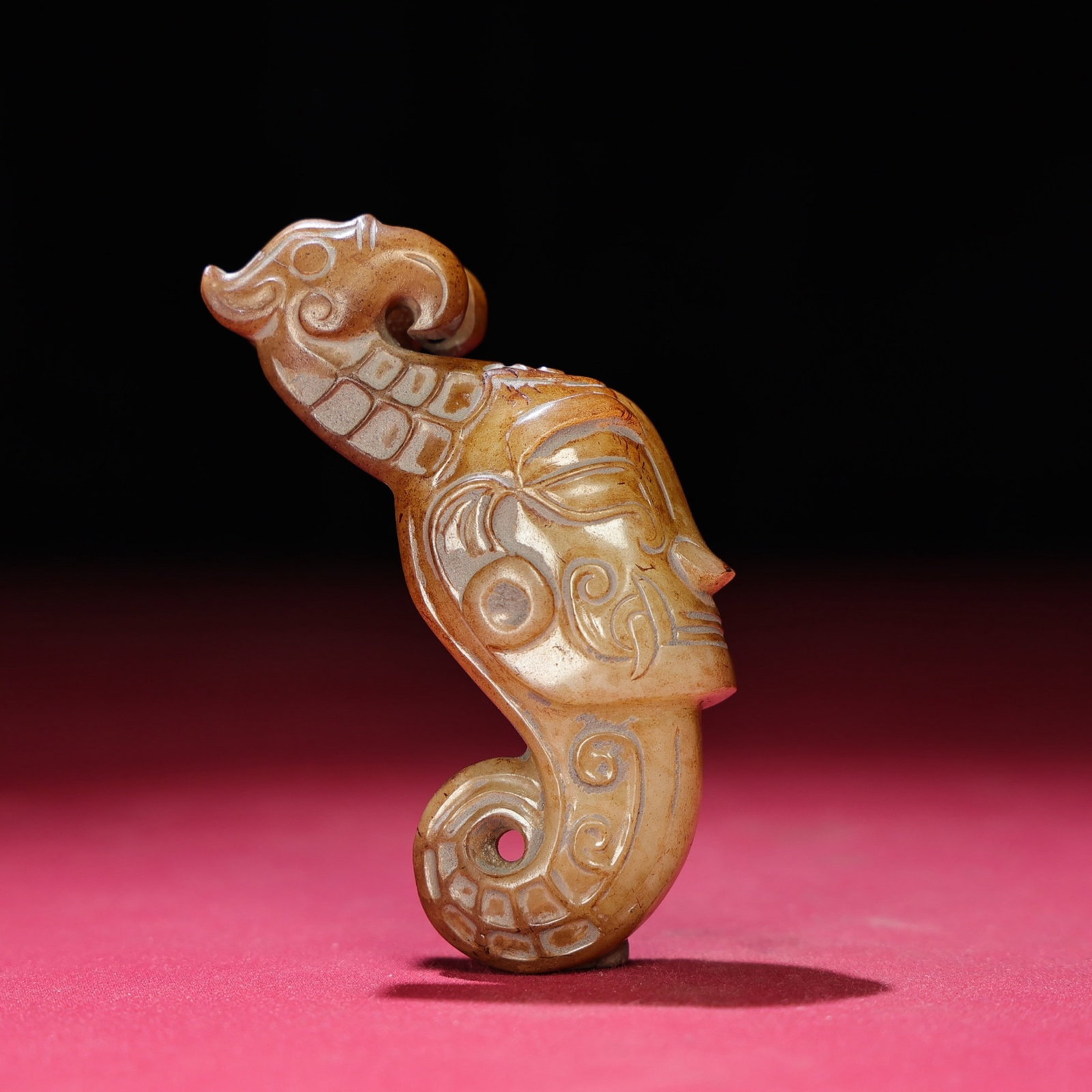 An Exquisite White Jade Figure-Face Pattern Pendant - 4
