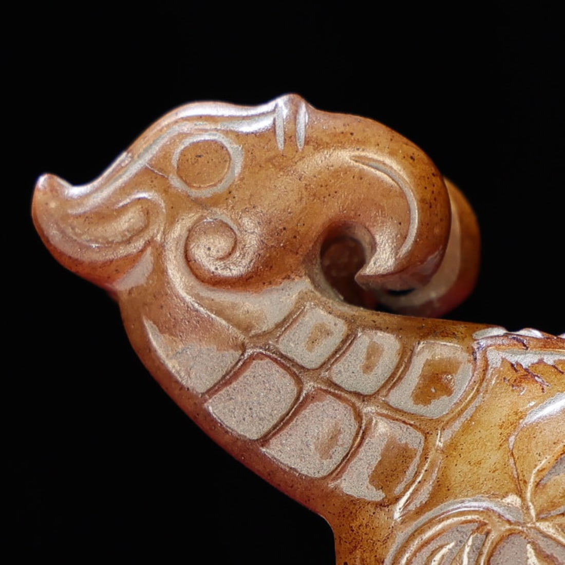 An Exquisite White Jade Figure-Face Pattern Pendant - 5