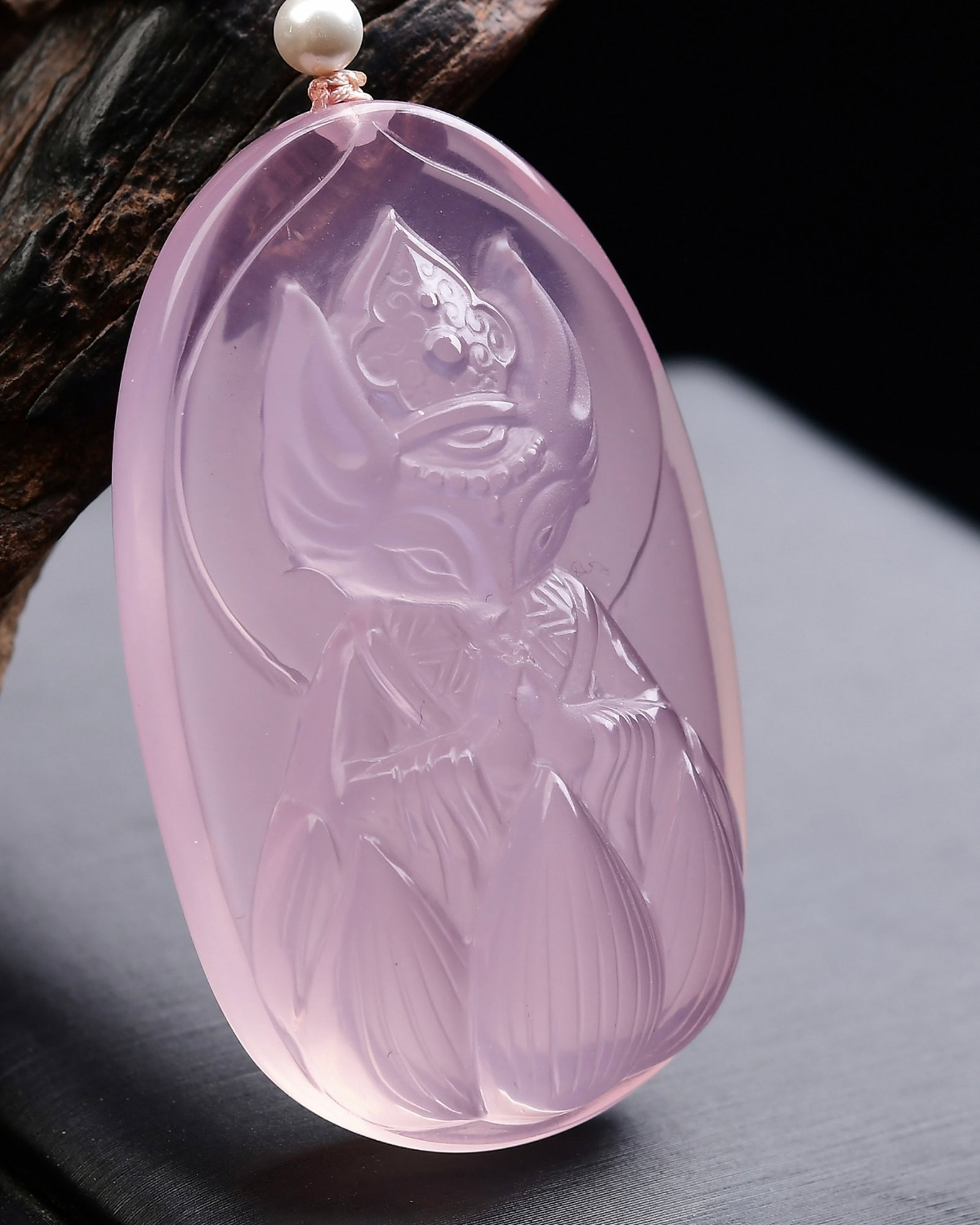 An Exquisite Crystal Nine-Tailed Fox Pattern Pendant - 3