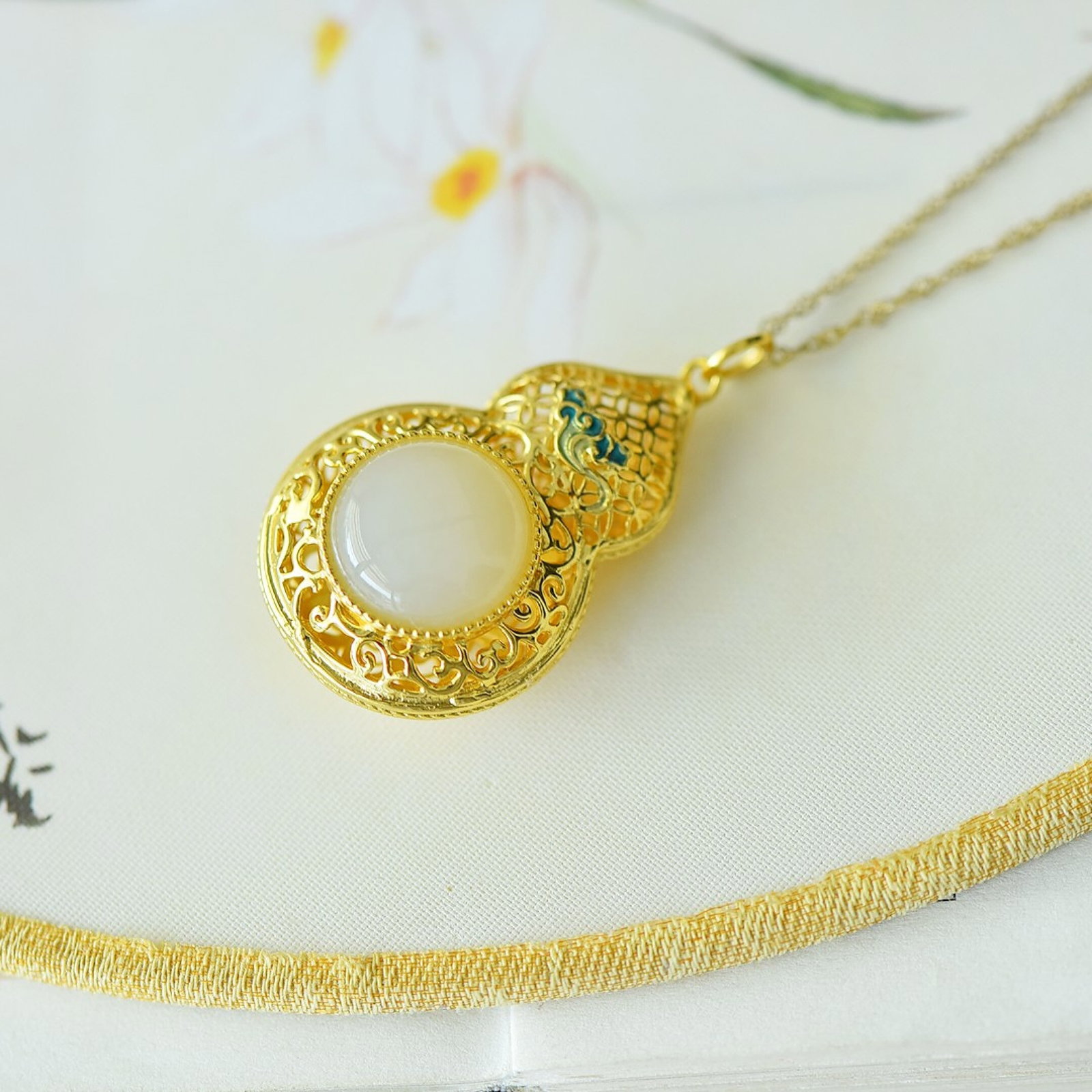 An Exquisite Sterling Silver-Gold Plated Inlaid White Jade Pendant - 3