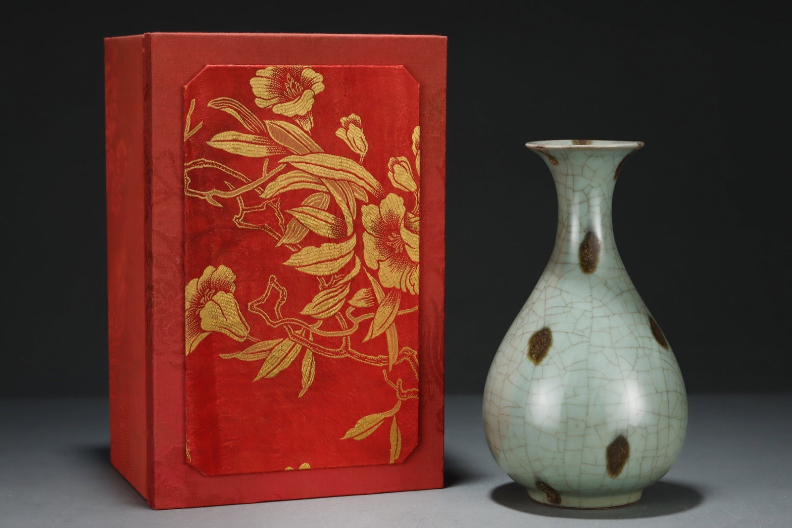 An Exquisite Longquan yao Vase (1 of 8)