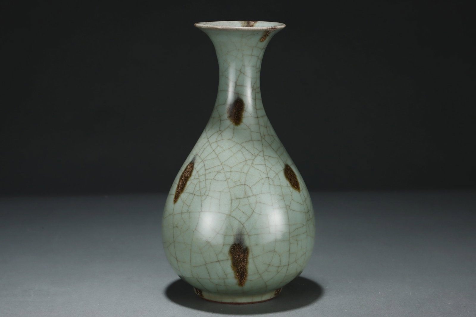 An Exquisite Longquan yao Vase - 2
