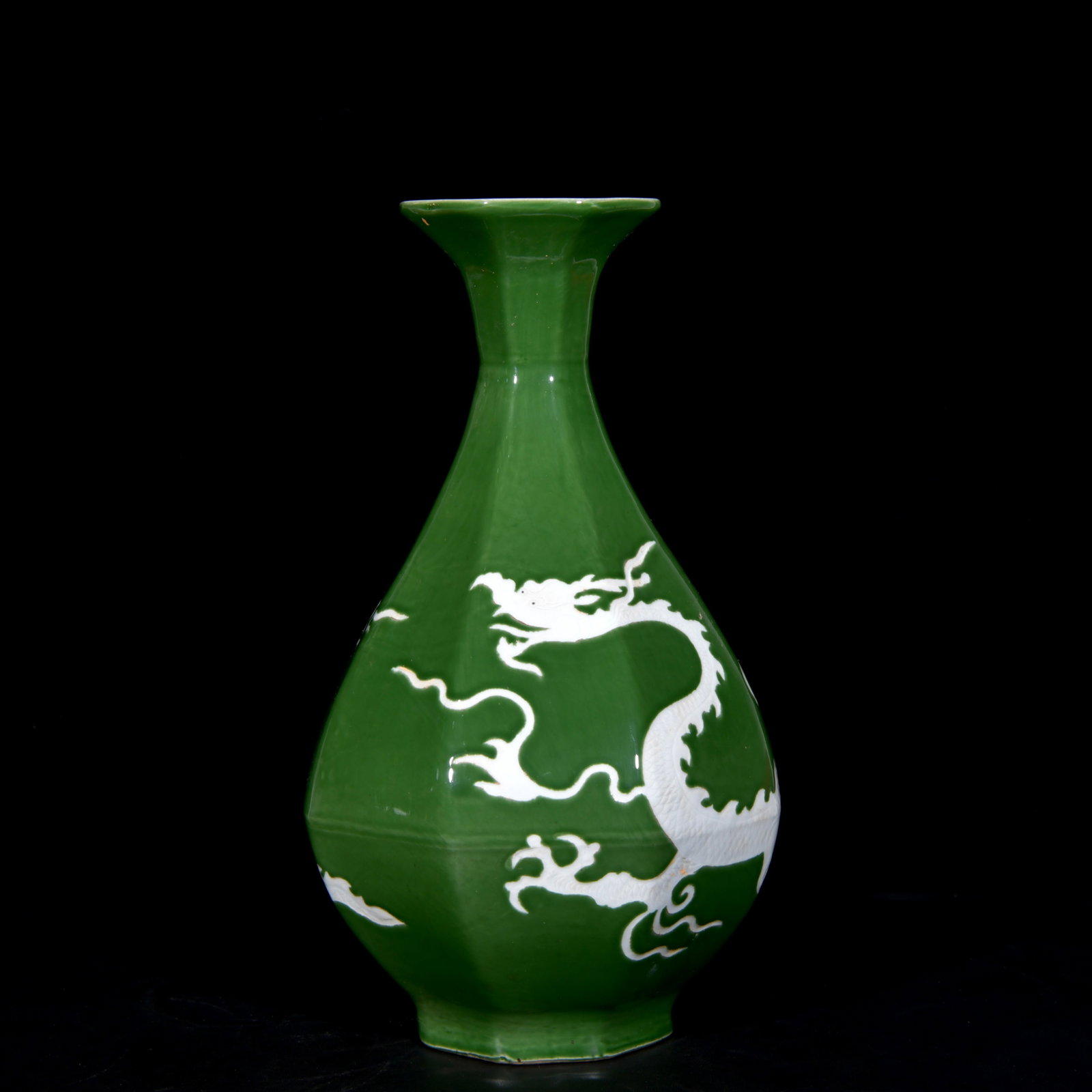 A Pair of Huge Green Glazed Dragon Pattern Vases - 2