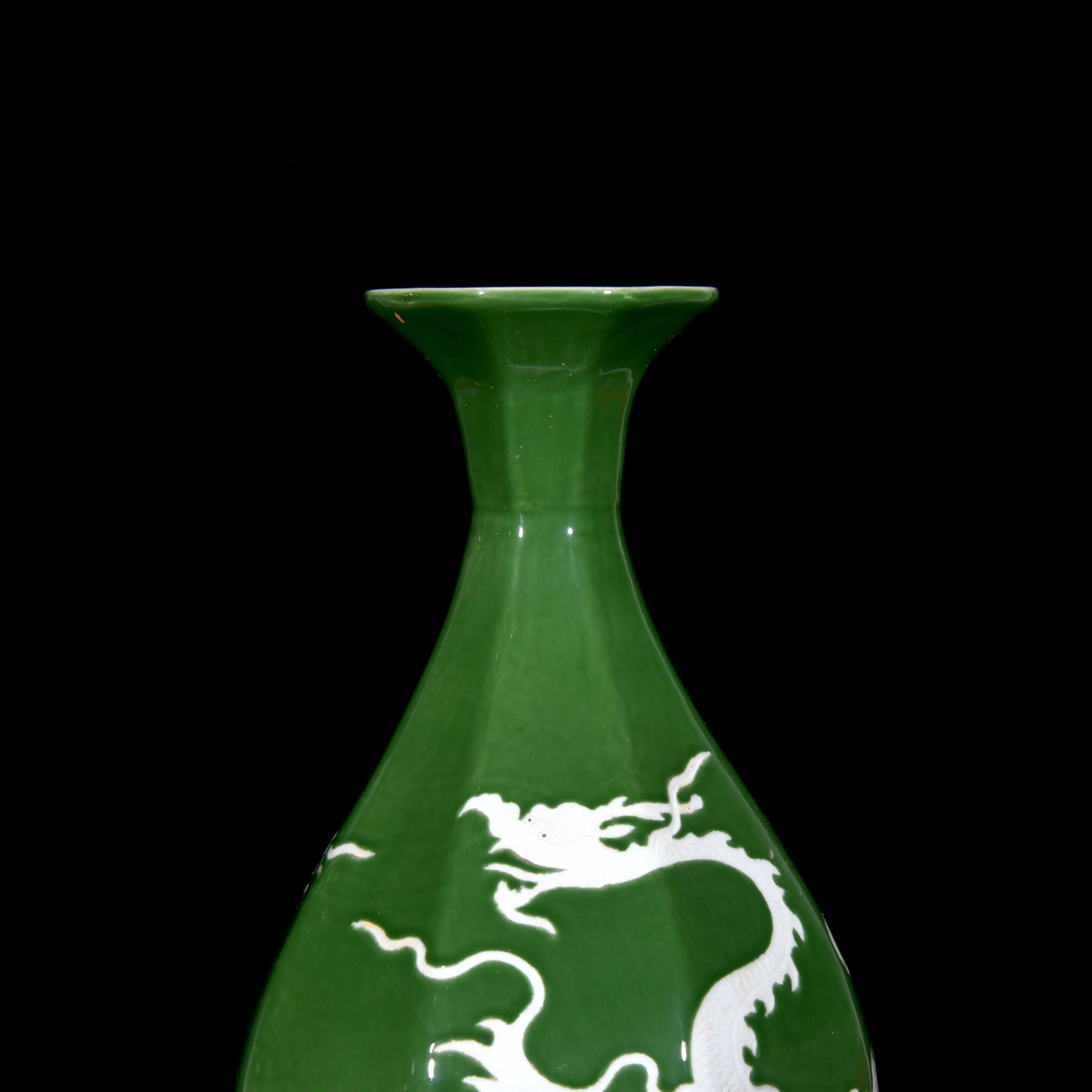 A Pair of Huge Green Glazed Dragon Pattern Vases - 3