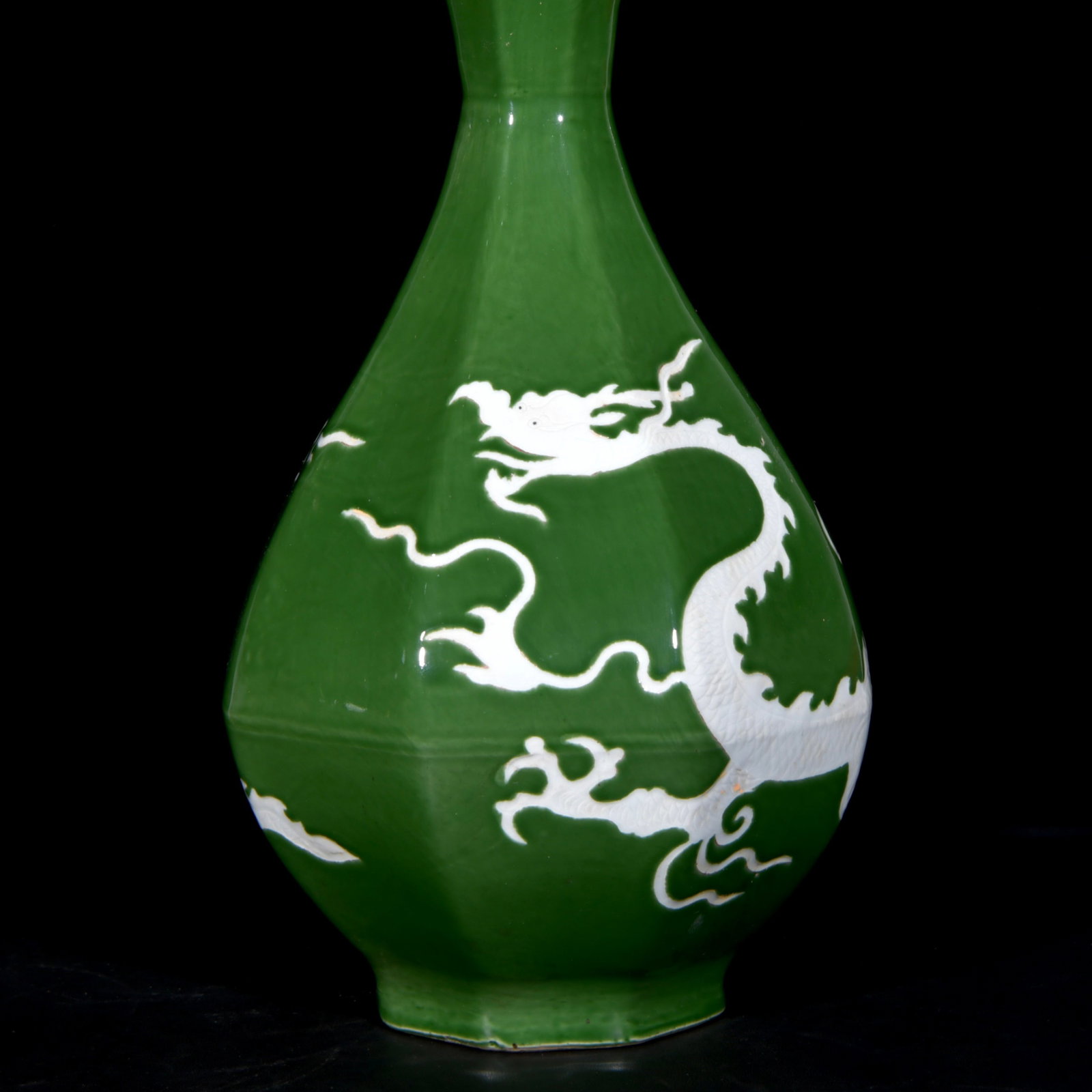 A Pair of Huge Green Glazed Dragon Pattern Vases - 4